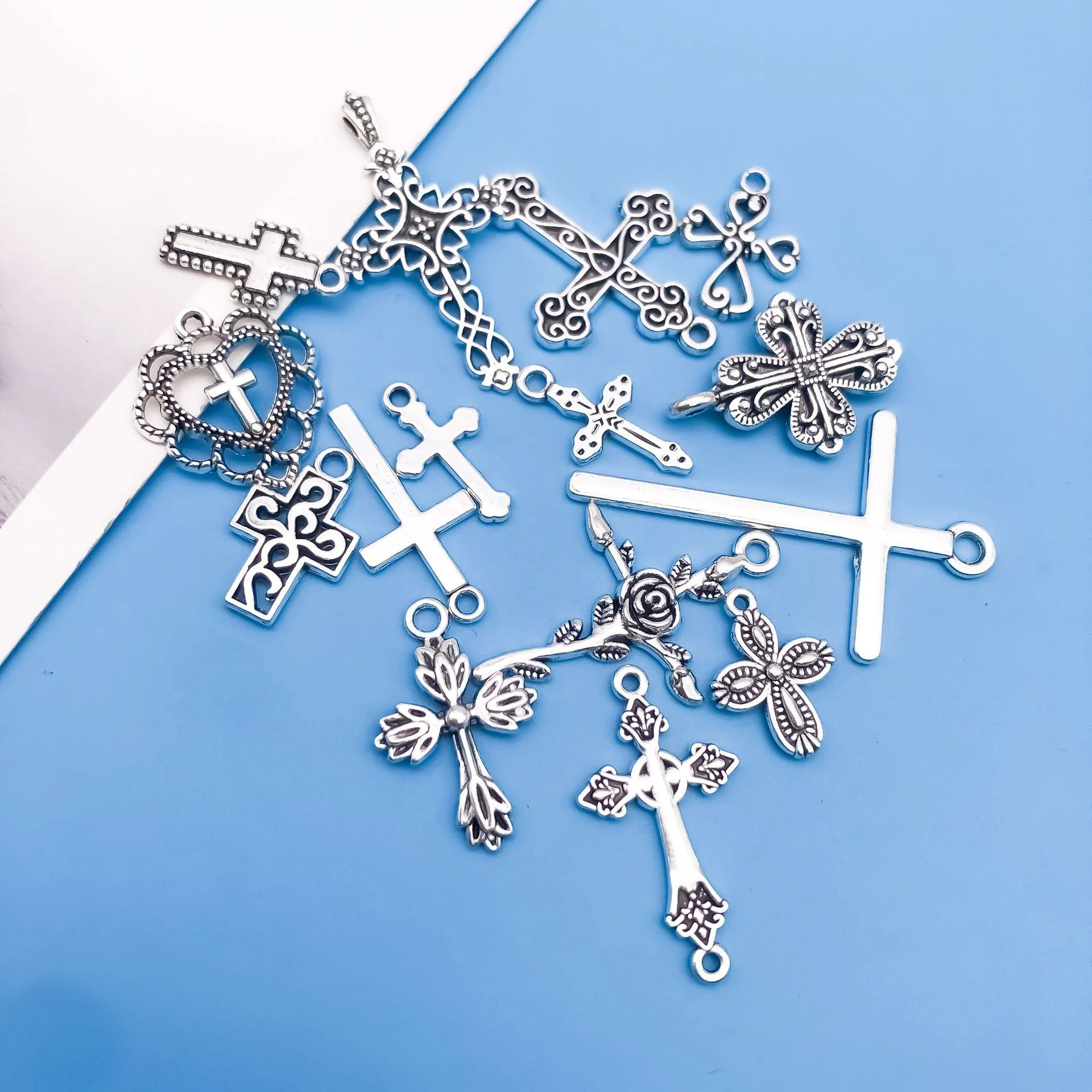 Zinc Alloy Tibetan Bronze Silver Color Pendants Antique Jewelry Making DIY Handmade Craft Small Cross Charms For Jewelry Making