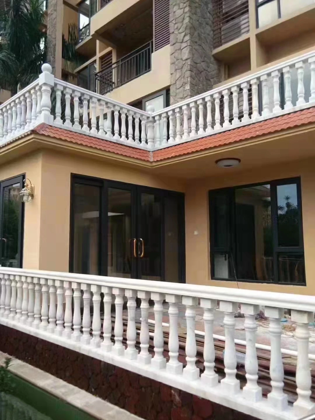 GUCI European Design Villa Decoration Carved Natural White Marble Stone Balustrade Handrail Balcony Railing