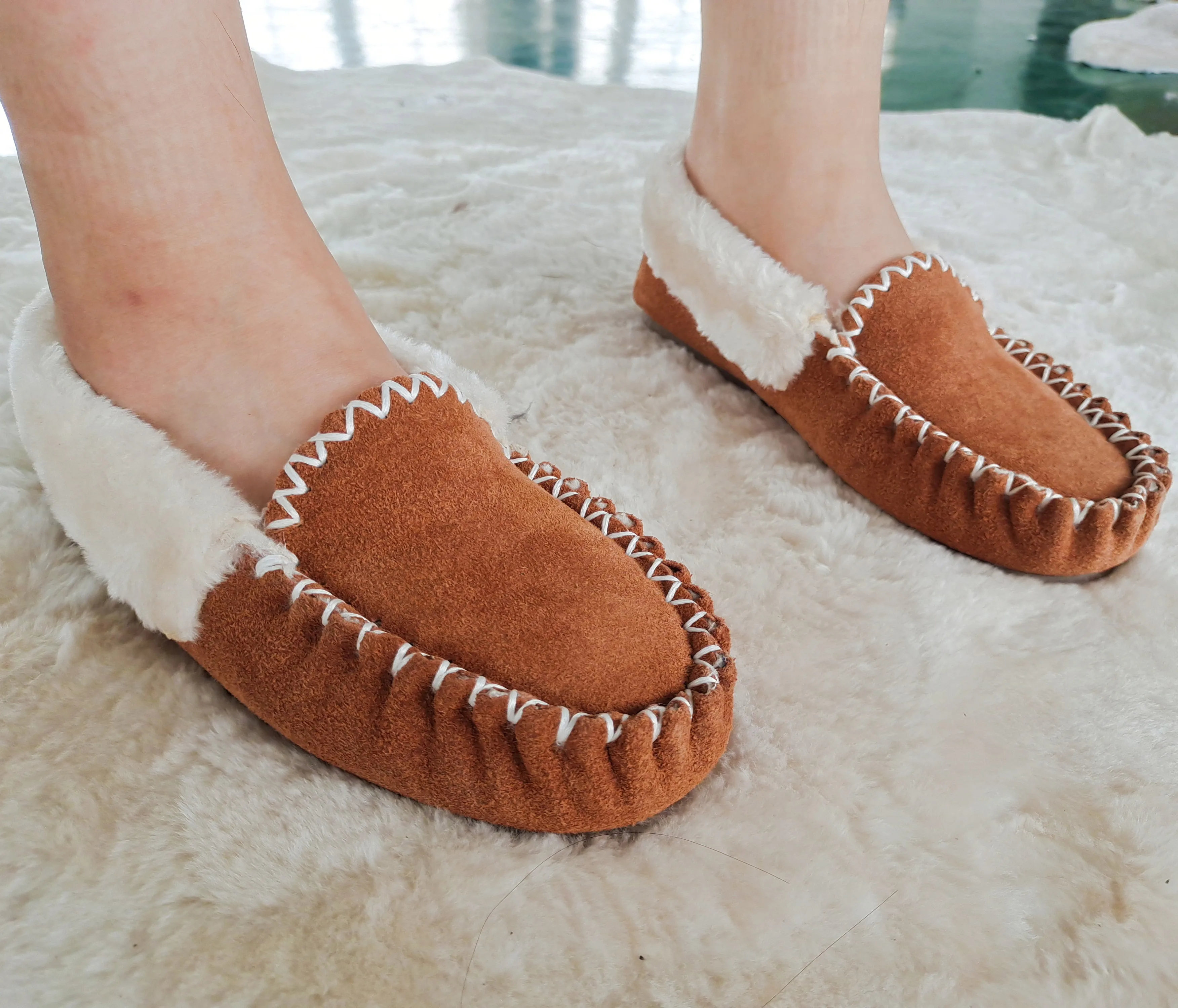 Factory Good Quality Women Warm Wool Felt Anti-Skid Button Fur Winter Women Boots