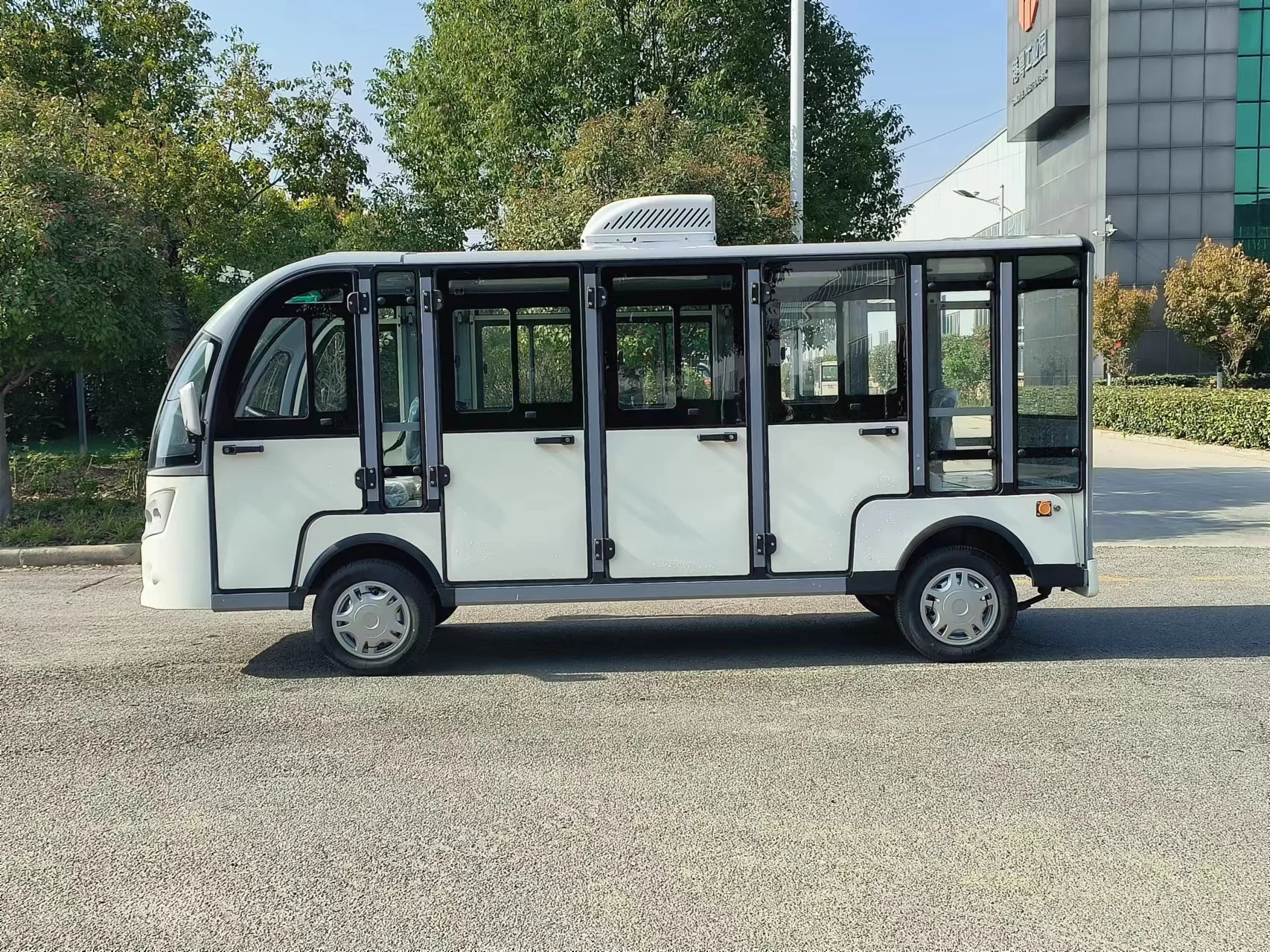 23-Seater Electric Sightseeing Bus Battery Operated