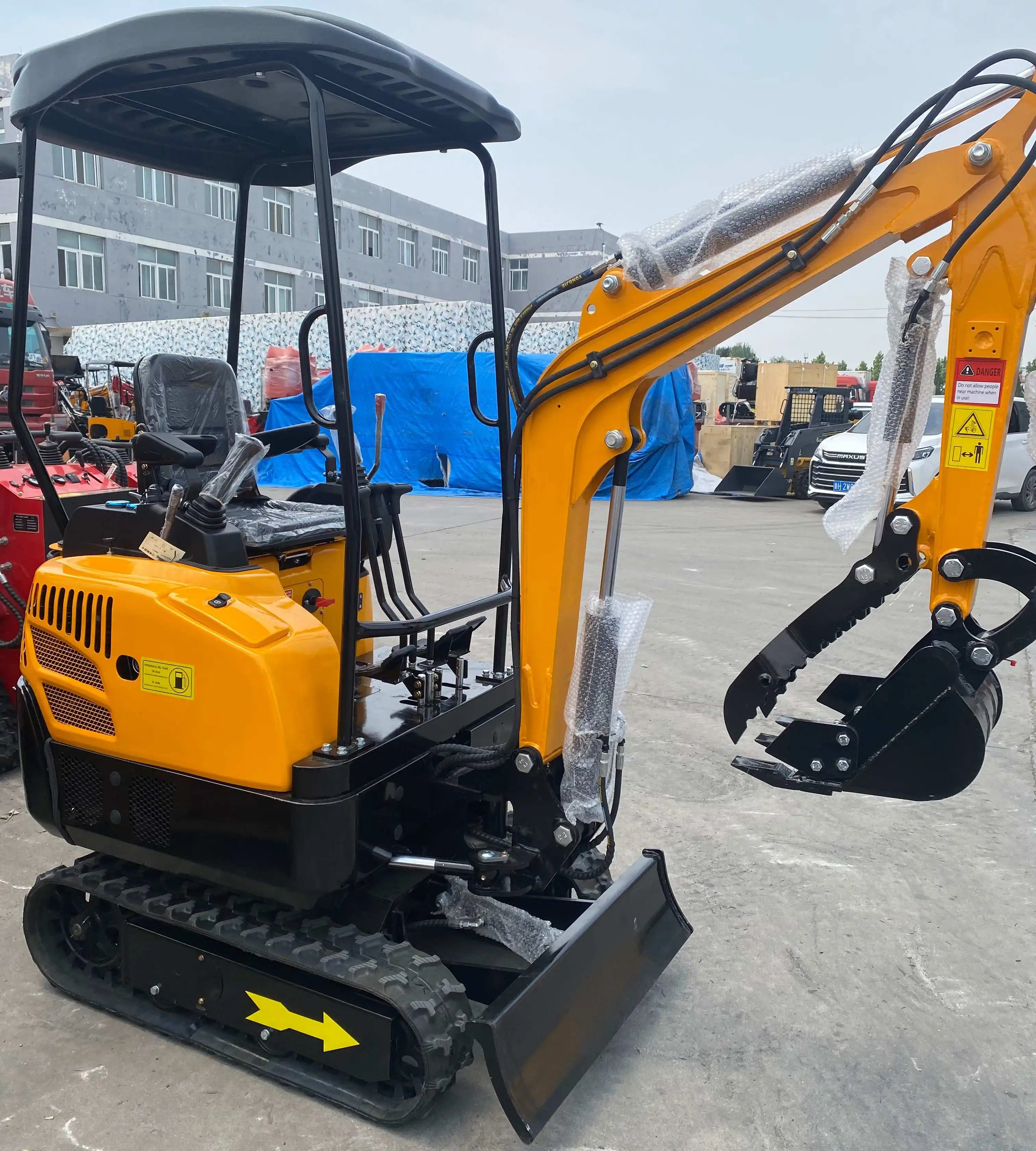 1500KG small excavator mini excavators cralwer mini digger for sale