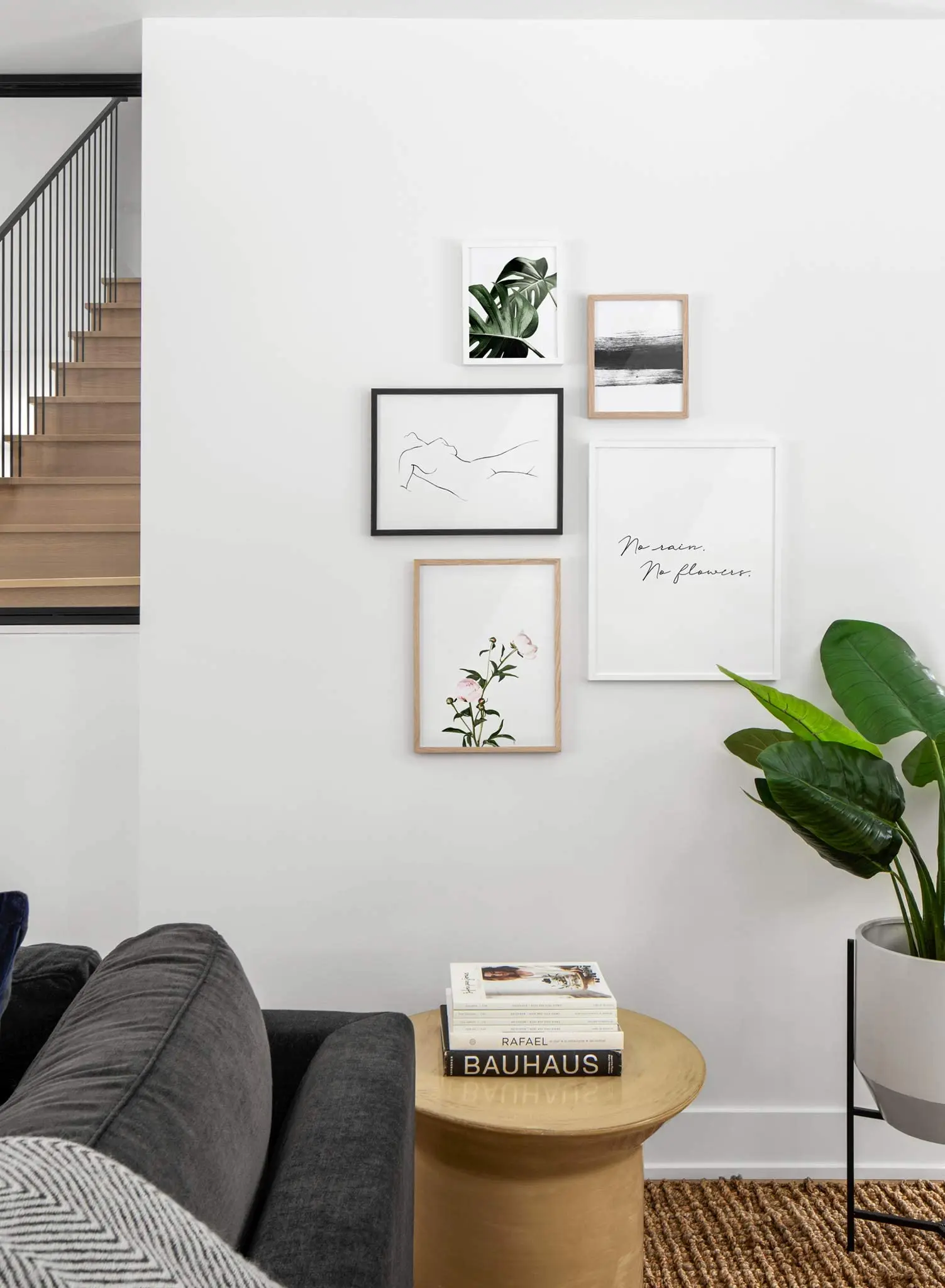 wholesale Hot Sale 4X6 5X7 8X10 11X14 12X16 custom size black and white photo frames decorative picture frame set picture frame