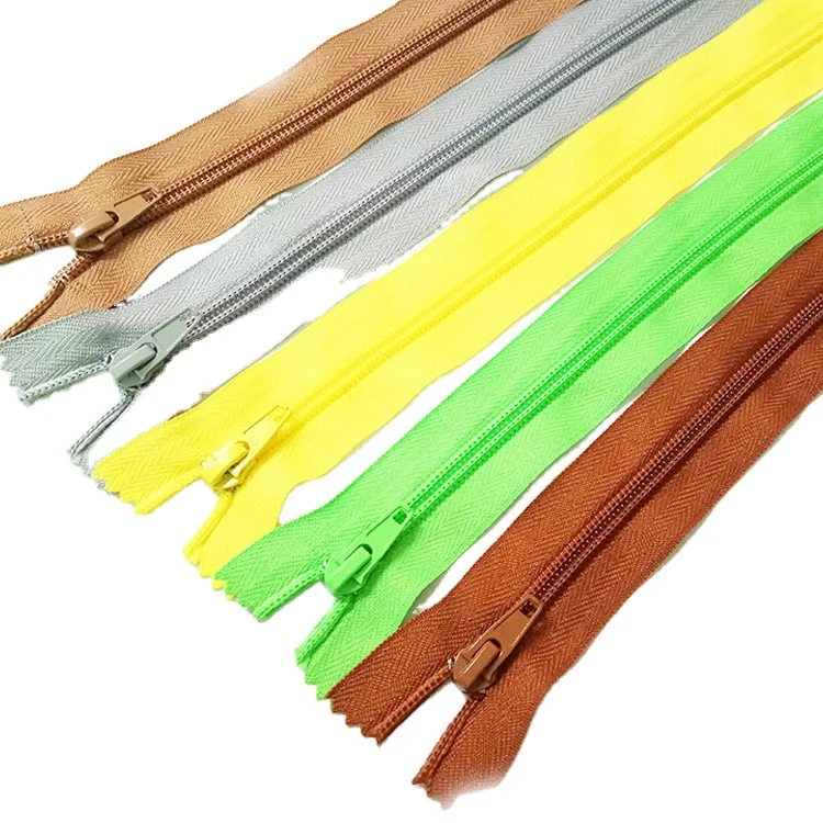 Long Chain Custom Plastic Zipper Pulls Waterproof Nylon Metal Zipper