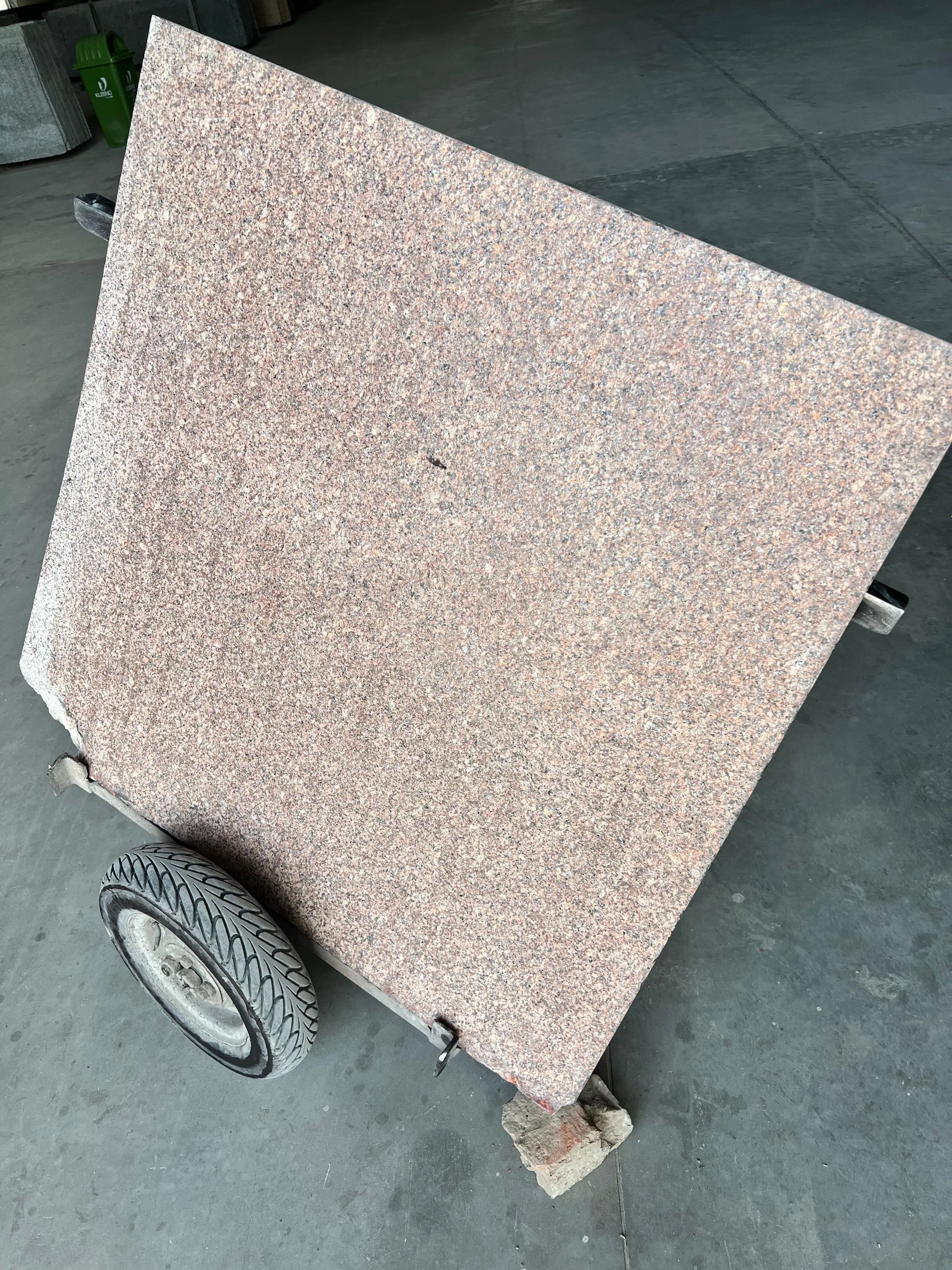 Weatherproof Kharda Red Polished Flamed Granite with Long-Lasting Shine for Building Facades and Elegant Flooring Solutions