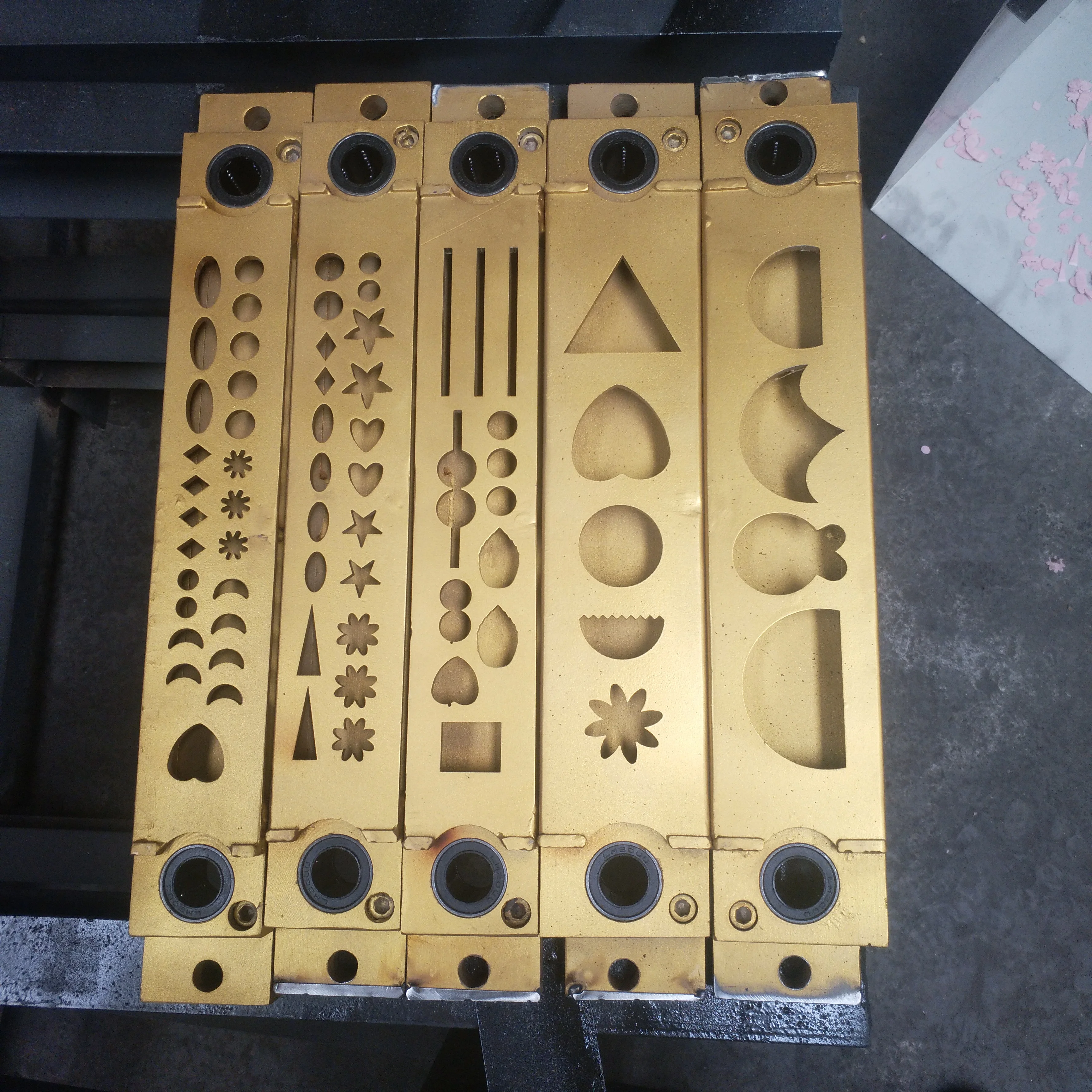 dough sprinkles cutting making machine