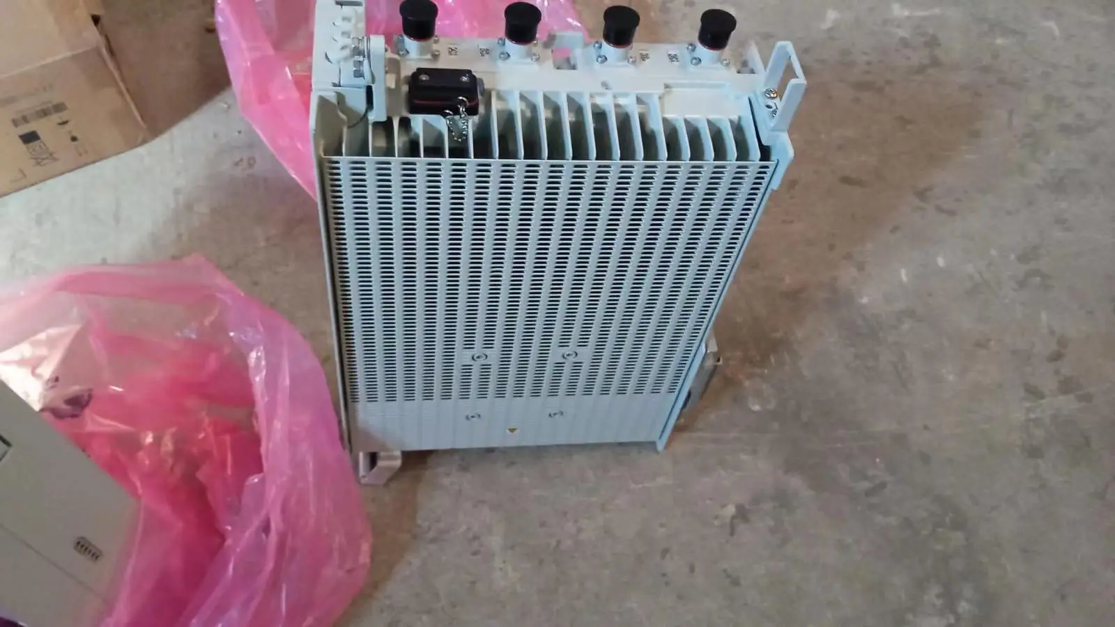 Used Huawei RRU5903 New and unused.