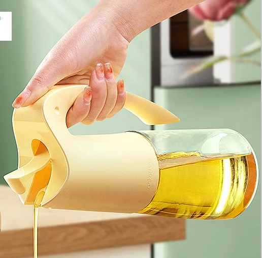 China Supply Kitchenware Glass Soy Sauce Oil Dispenser Bottle With Auto Lid.Air-tight PET Cooking Oil Bottle With Handle
