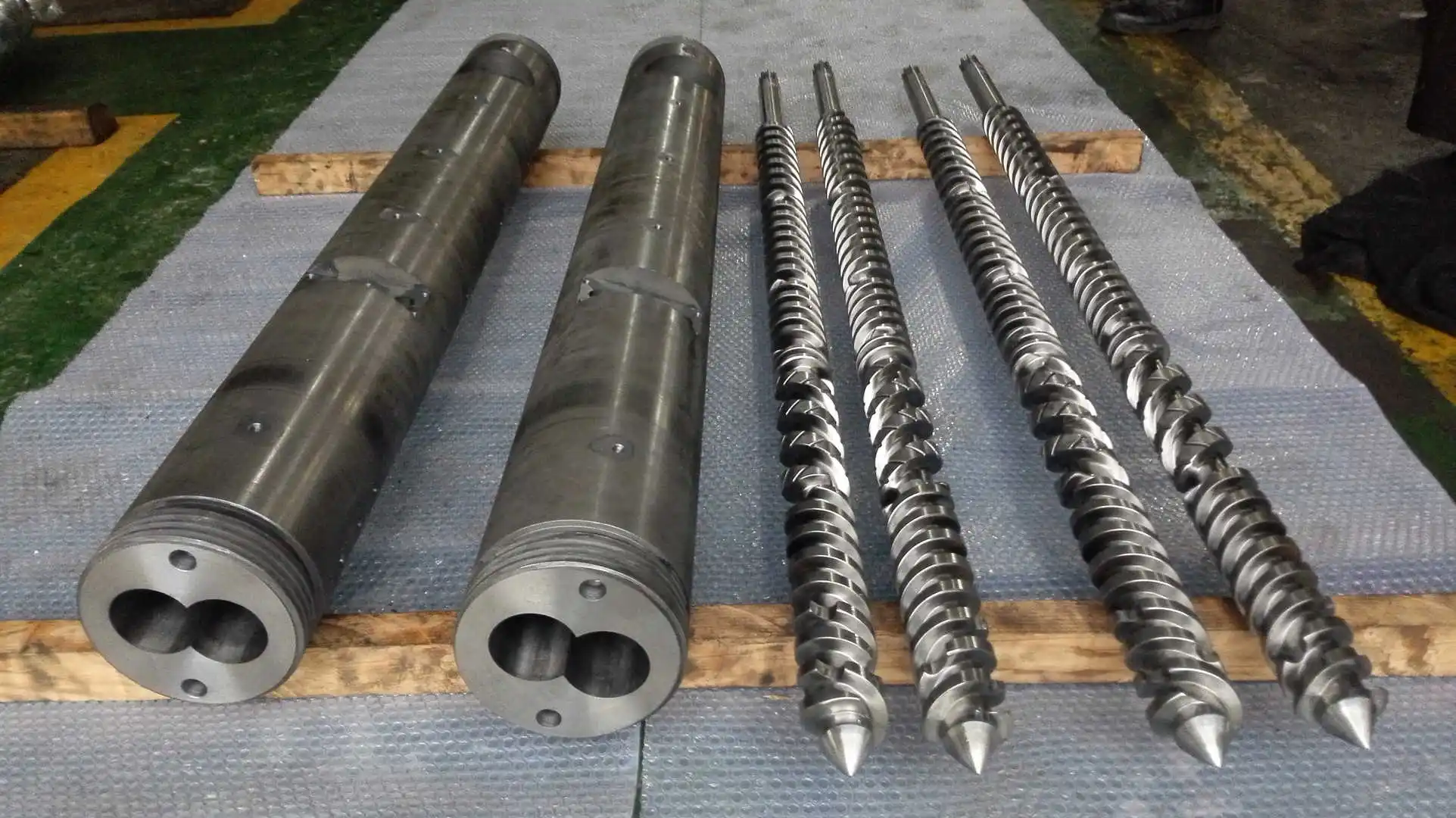 Machine Model WEBER DS12.32 DS 13.22 DS 850/2b PARALLEL TWIN SCREW BARREL FOR PVC EXTRUDER