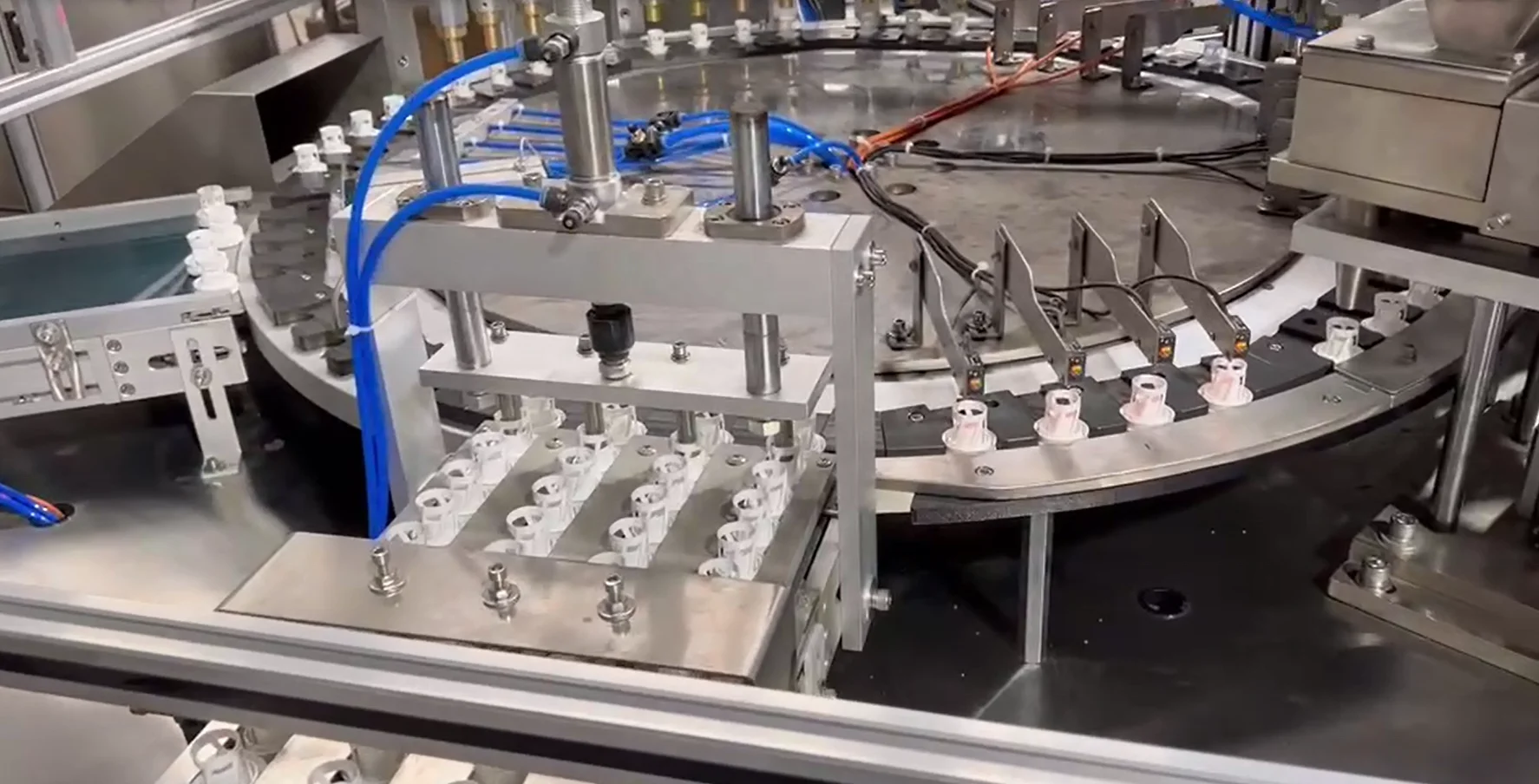 Tablet Desiccant Silica gel dryer spring Closure cap lid tapa filling sealing folding assembly Machine