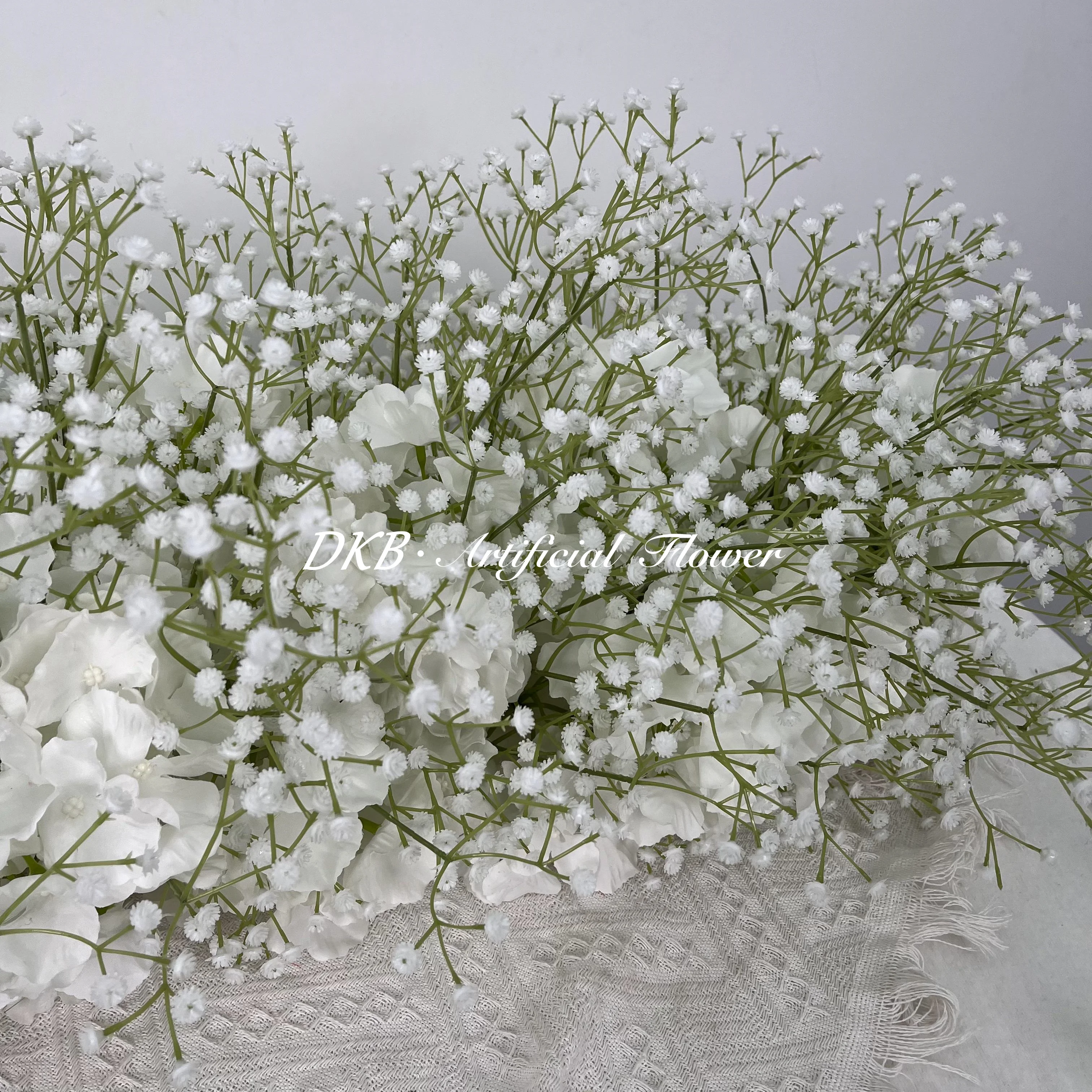 DKB Factory spot wholesale fast delivery babies breath faux flowers artificial rose babys breath flowers for decoration