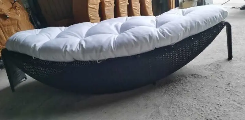 Outdoor Rattan Leaf Chaise Lounge Chair