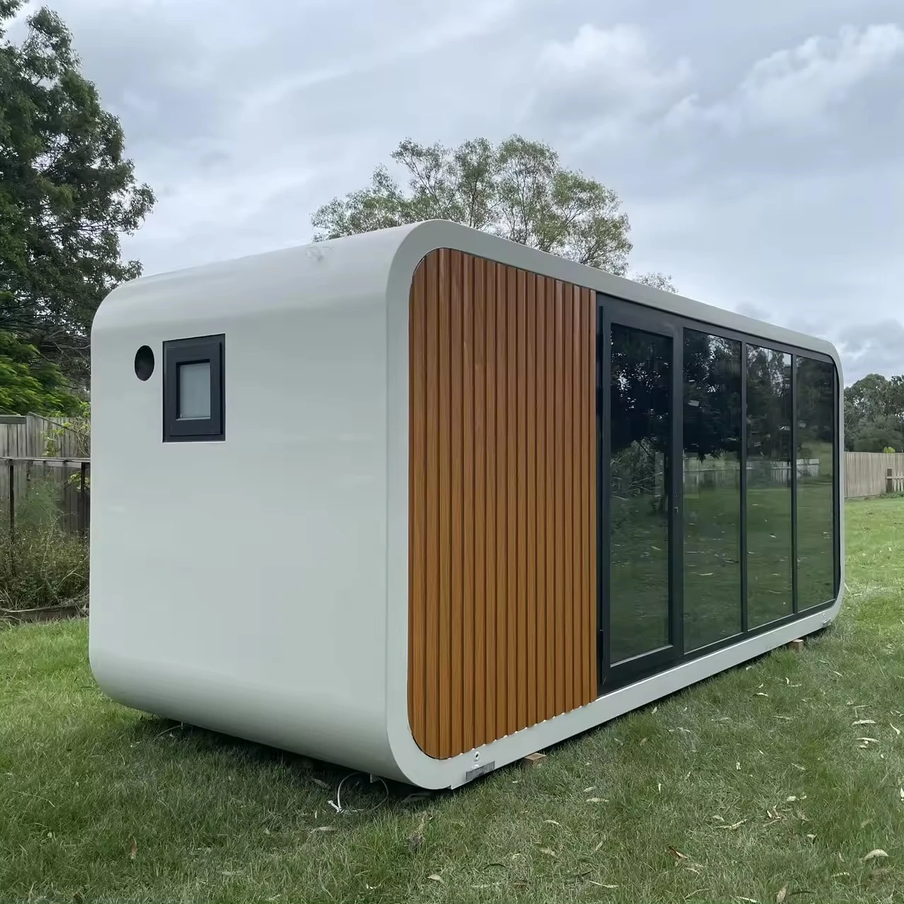 CDPH 20ft 40ft Custom Luxury Steel Tempered glass Prefabricated Homes Modular House Prefab Homes Resort Farm Hotel