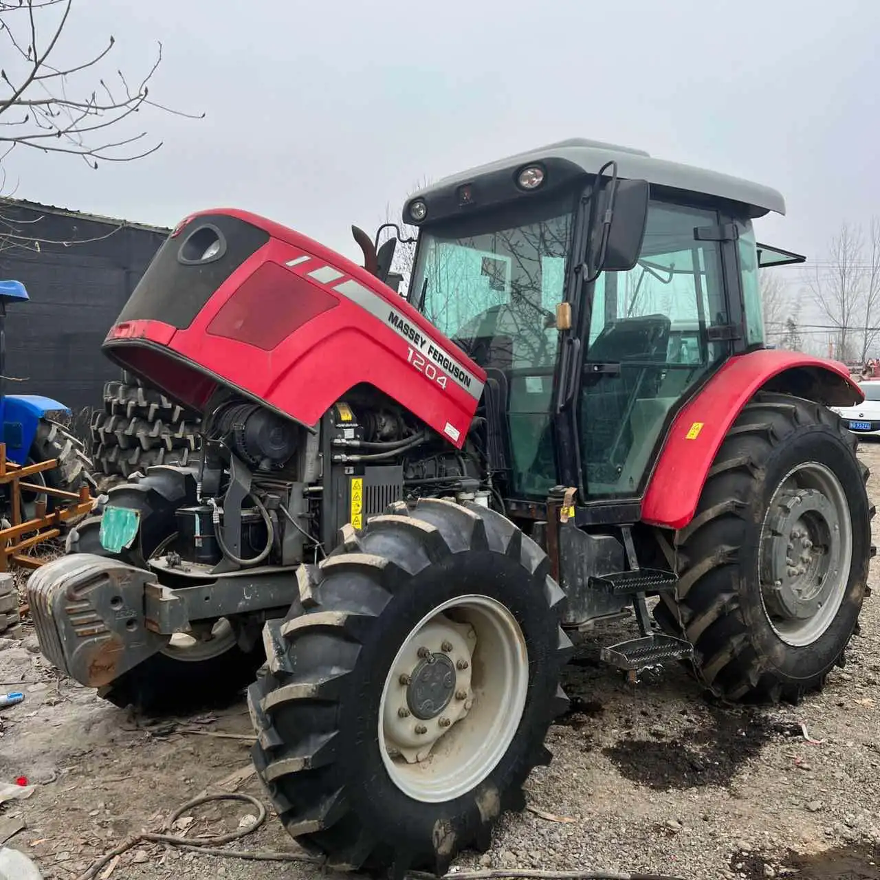 Дешевый и высококачественный сельскохозяйственный трактор 120HP MF1204 massey