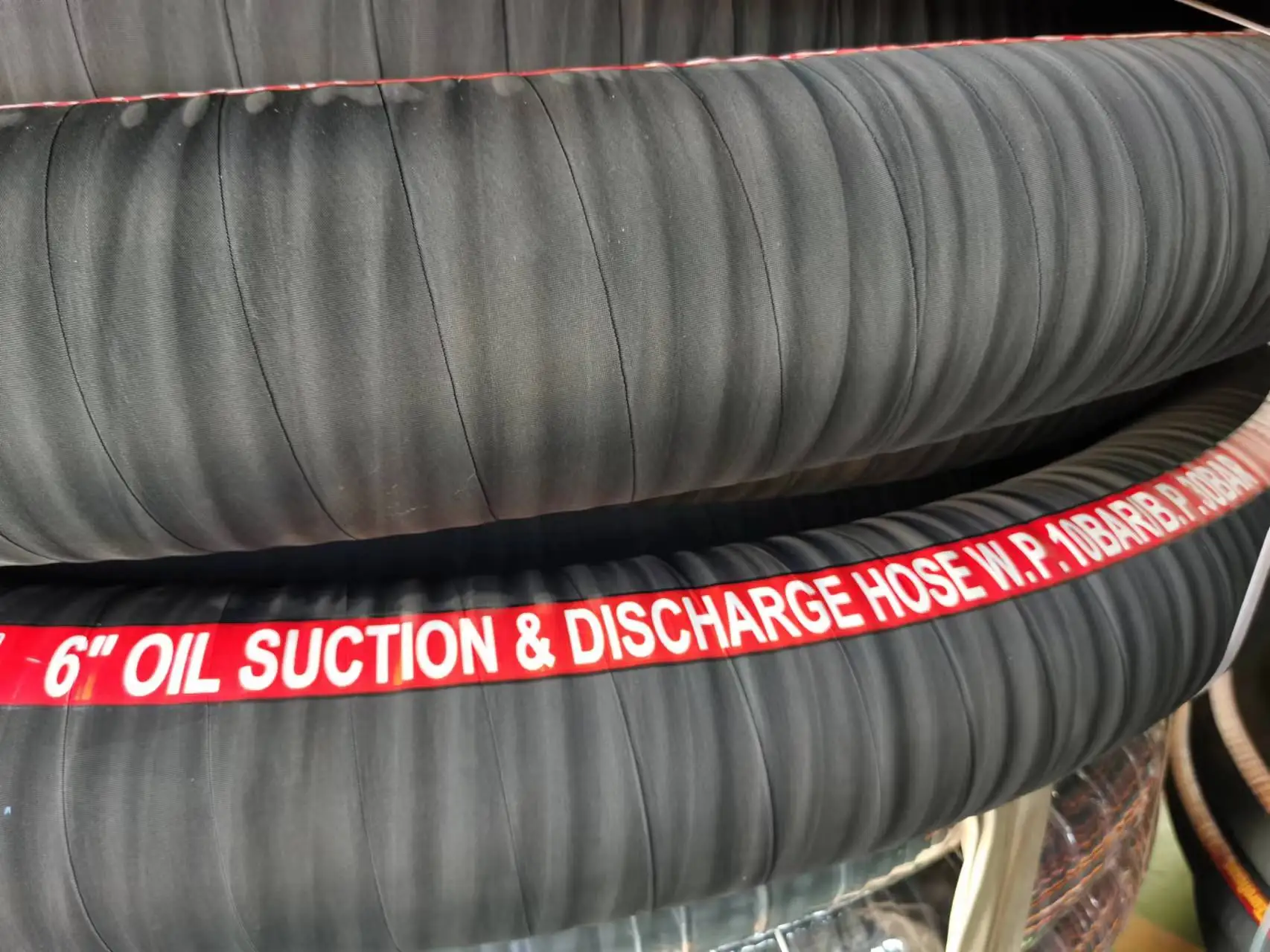 Quality  gasoline and truck  fuel oil delivery and  suction  flexible  rubber hose with anti-static wire  anti aging oil proof