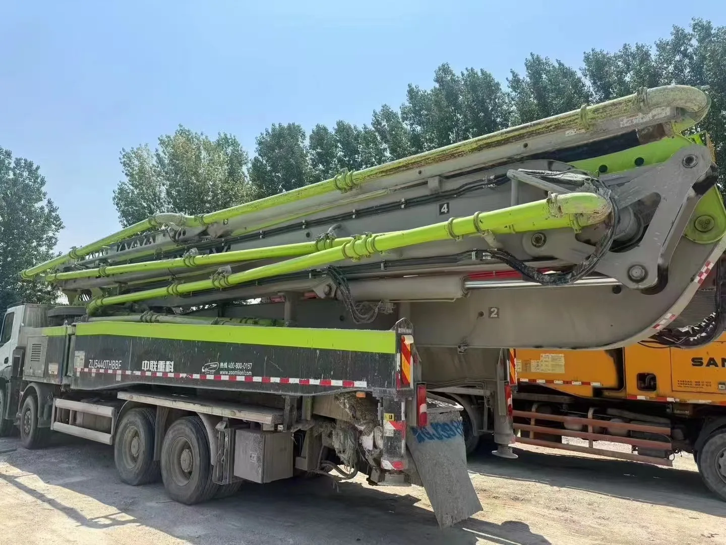 2022 изготовленный б/у мобильный грузовик ZOOMLION 62 м перекачивающий цементно-бетонный насос