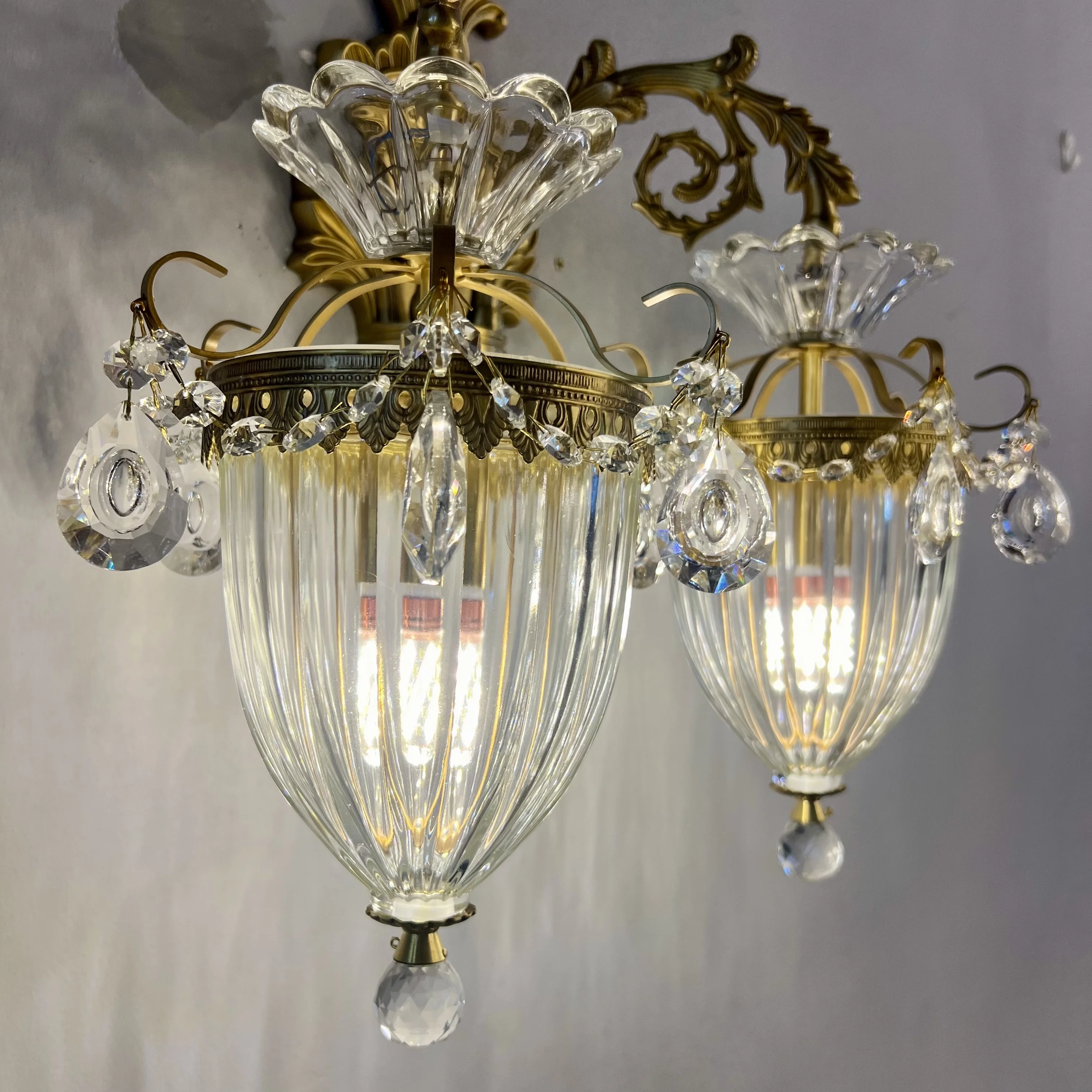E14 Gold Victorian 2-Light Wall Lamp Vintage Crystal Glass Decorative Fancy Luxury Indoor Wall Light Bedside Crystal Light Decor