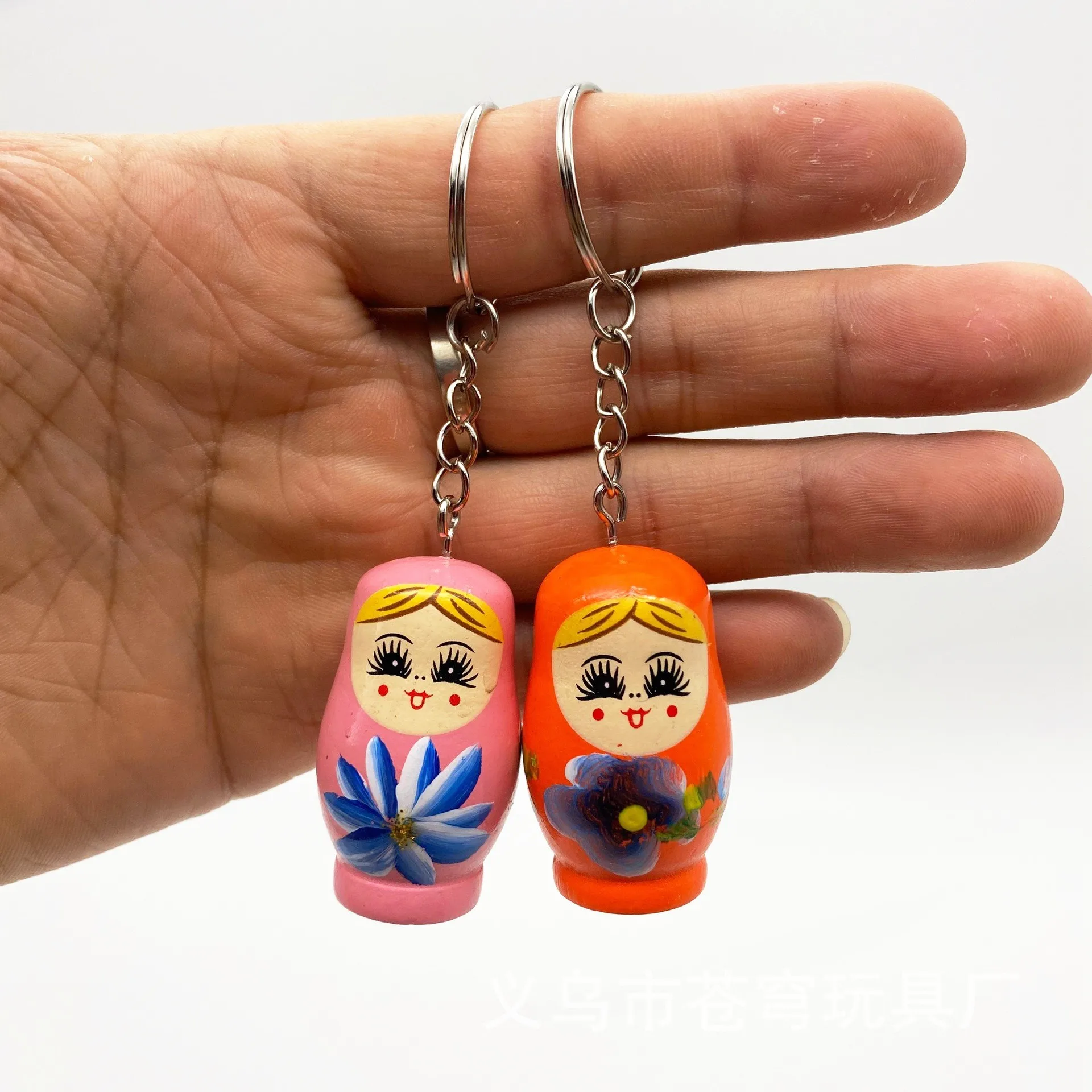 Wholesale Wooden Crafts Key Chain Russia Nesting Wooden Dolls Pendant Cute Traditional Russia Doll Key Chain Cheap Price