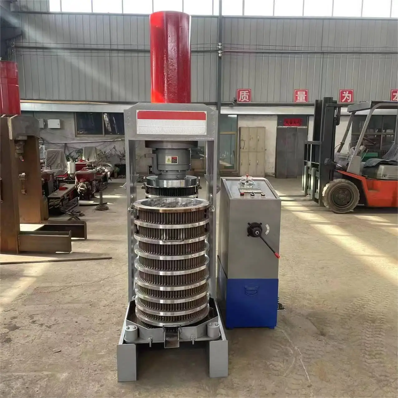 High Quality Control Peanuts Grape Seed Oil Press Machine Cereal Sesame Oil Extraction Machine Price