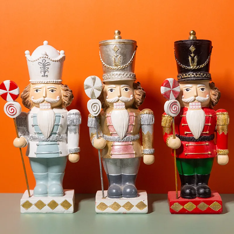 Custom interior Christmas decoration pastel resin handmade king guard soldier statue polyresin nutcracker figurine with lollipop