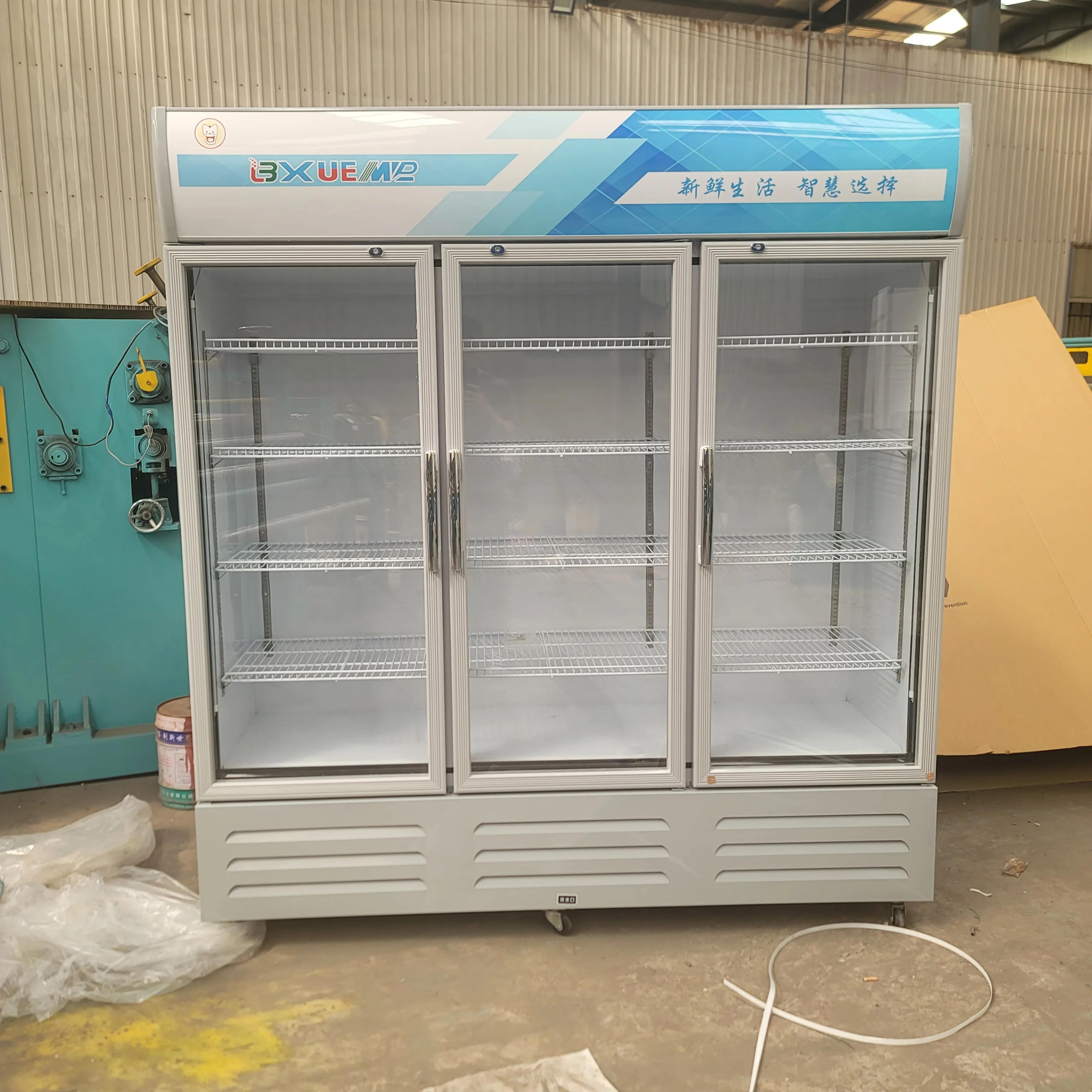 Commercial Cheap Price Pipe Cooling System Upright Cooler 3 Triple Door Beverage Bottle Display Refrigerator