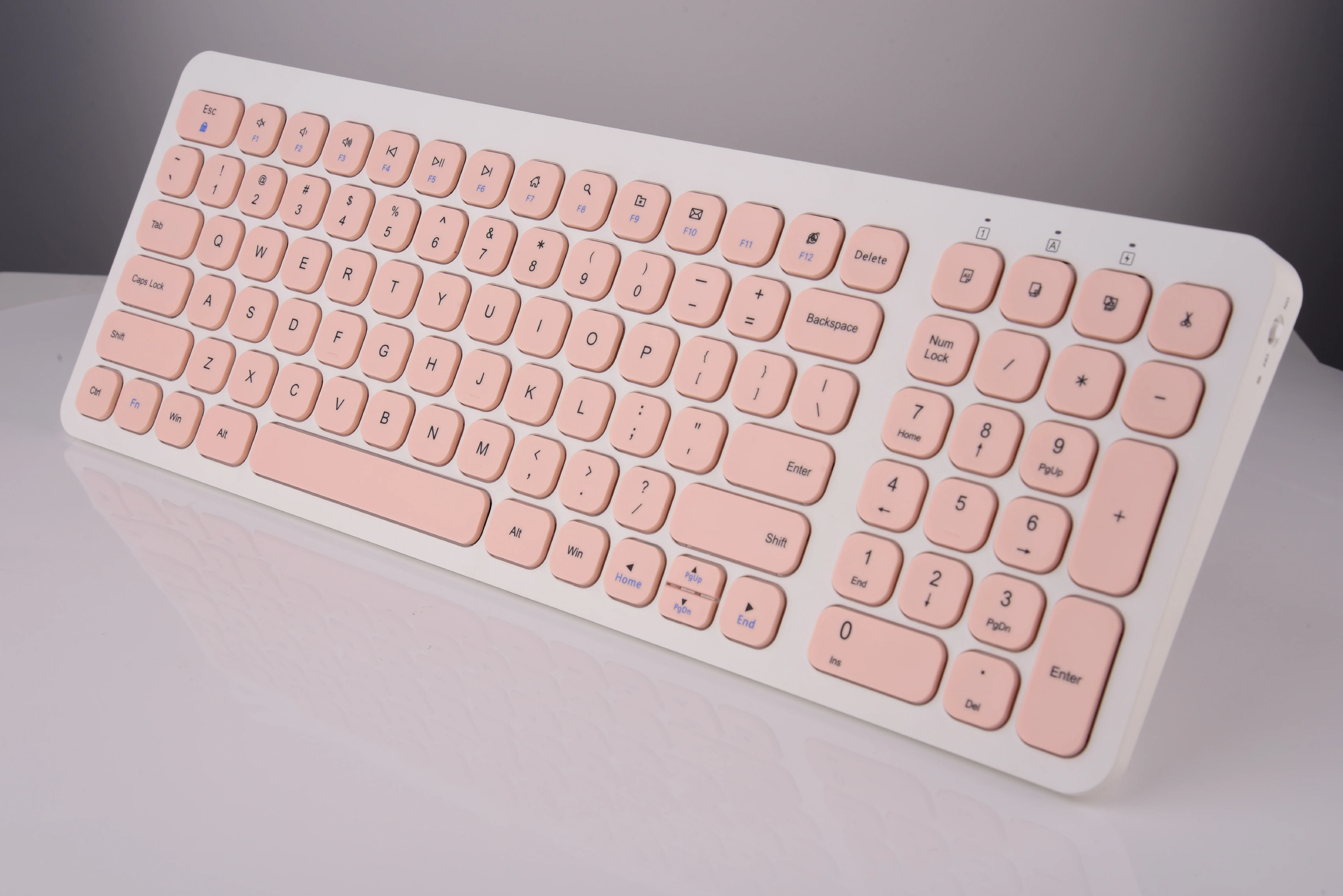 Factory Wholesale Mute 2.4G Ultra Thin Full Size BT  Wireless Keyboard With Usb Receiver