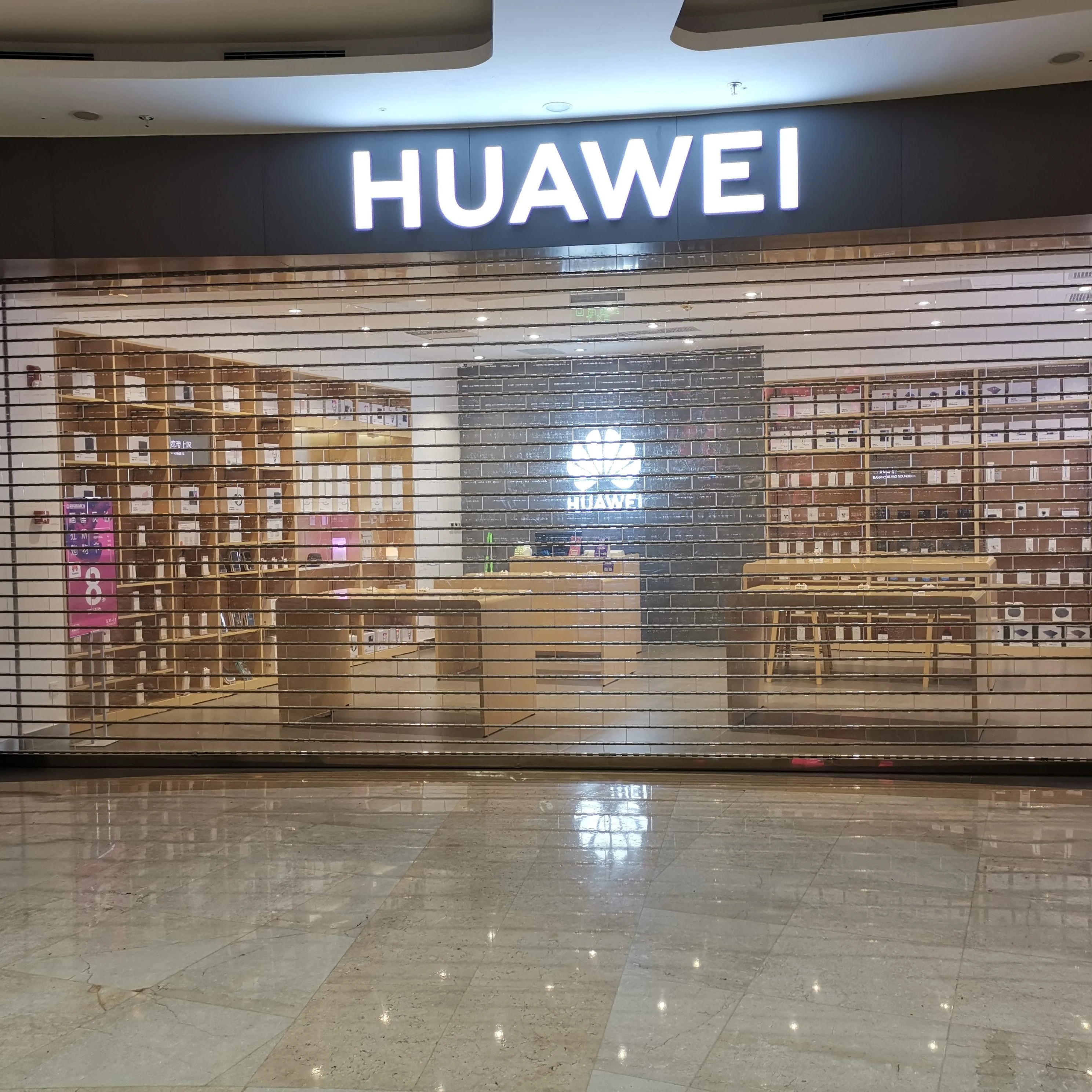 Modern Smart Polycarbonate Sheet Clear PVC Roll-Up Door Transparent Electrical Panel Door Foldable Opening Folding Screen