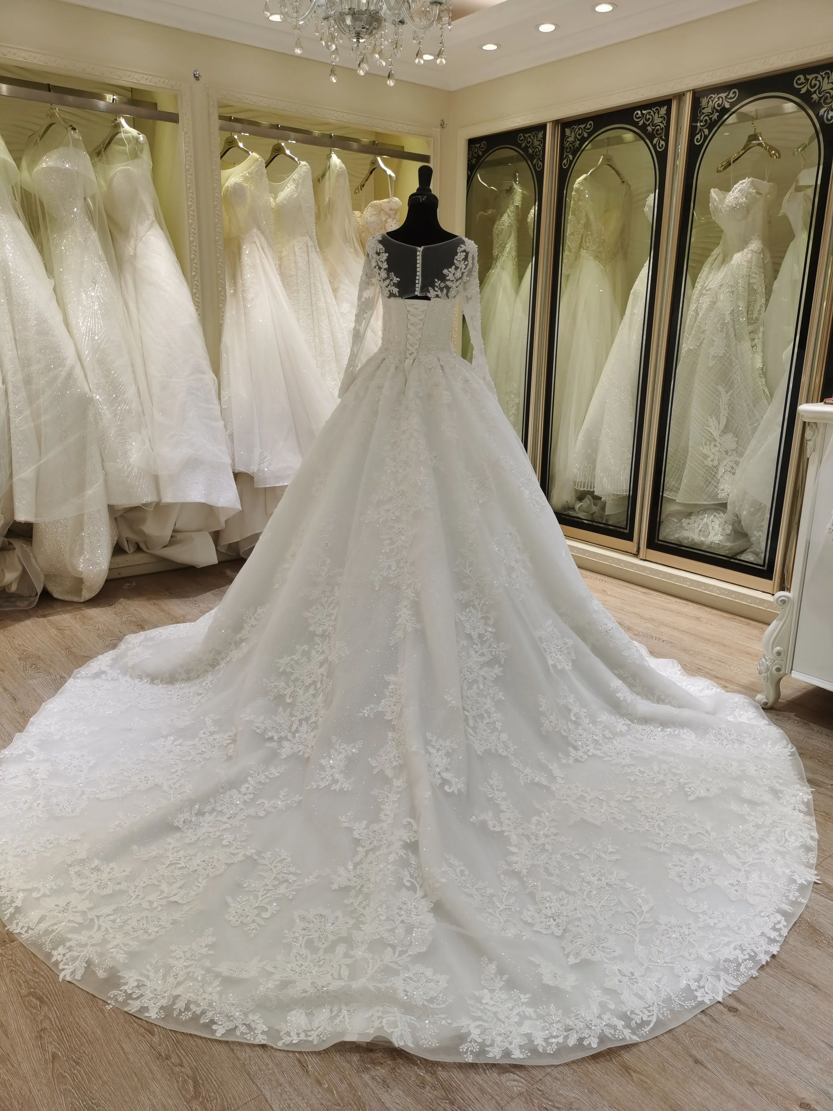 2021 new model long sleeve wedding gown dress long tail beaded pearls handmade work