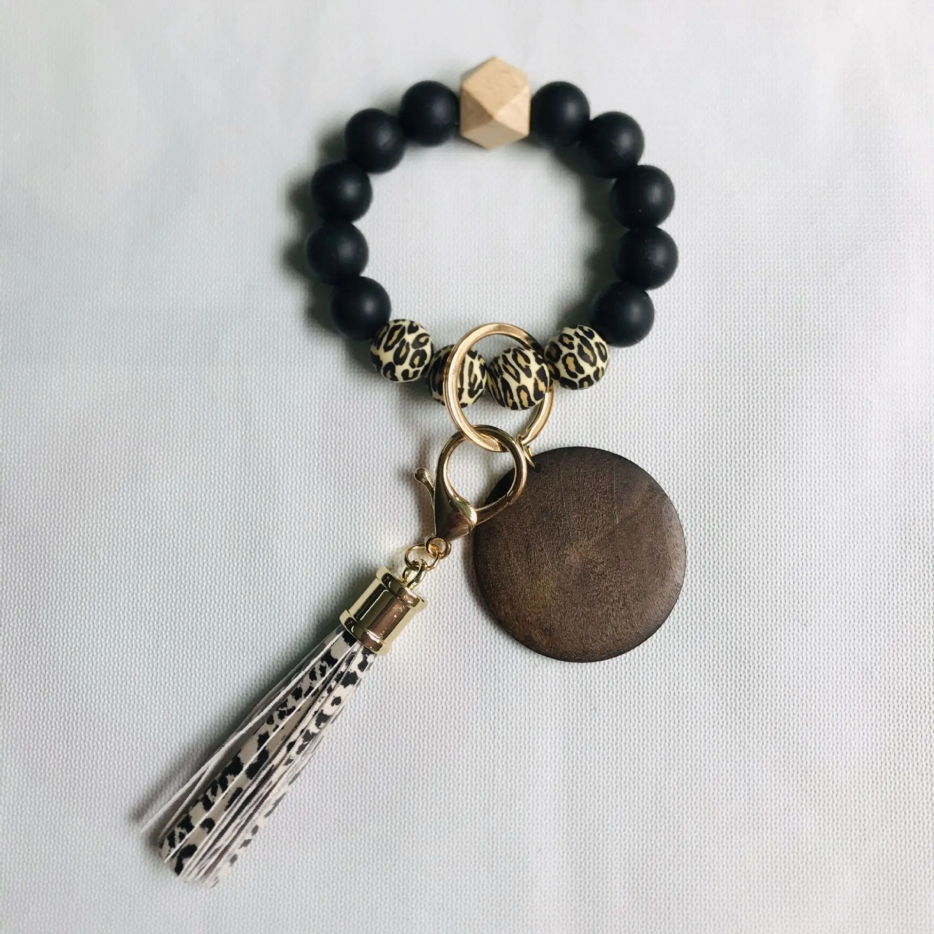 Christmas Gift Wholesale Monogram Silicone Custom Wooden Beads Disc Wriselect Keychain Holder