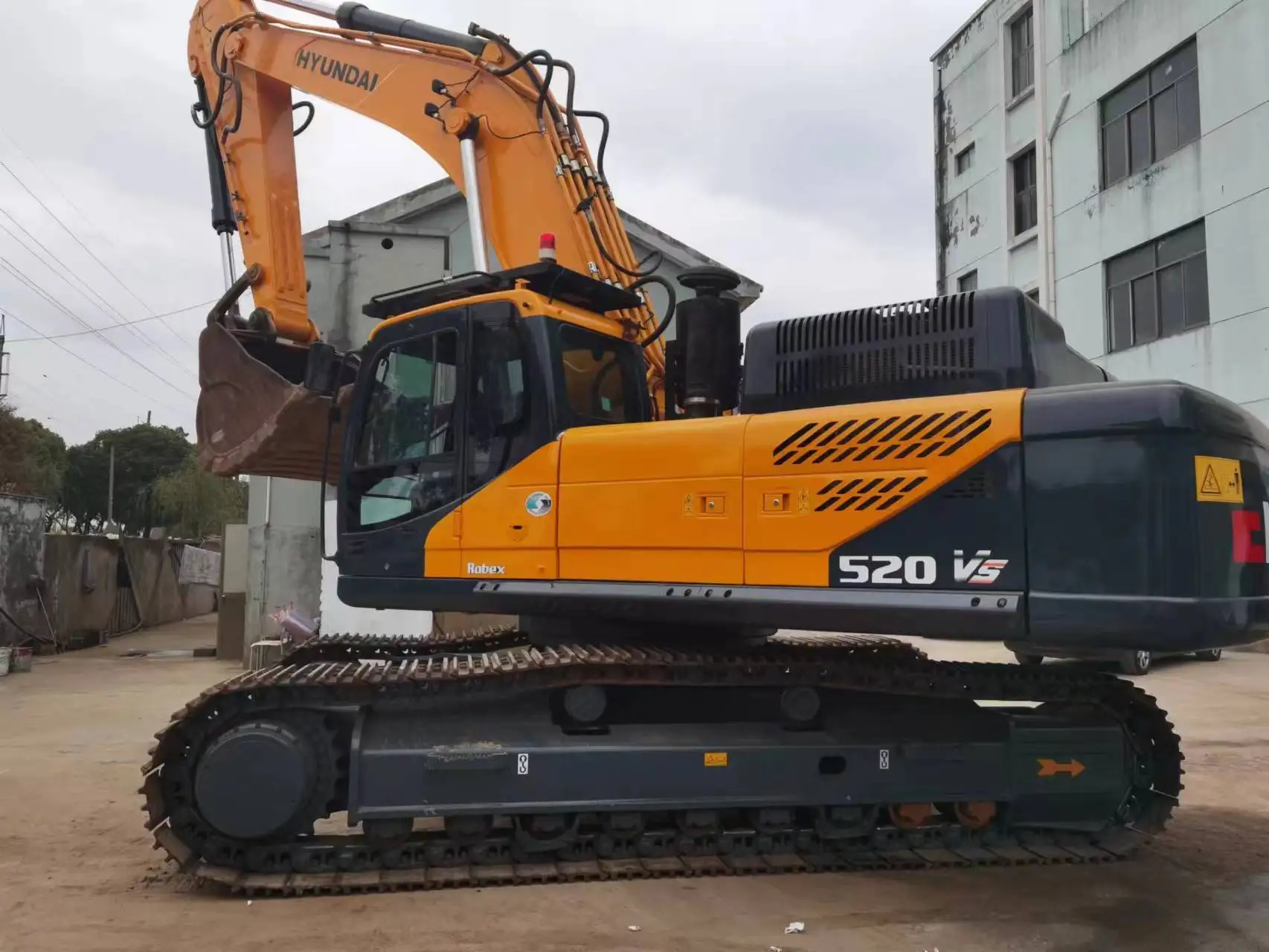 Used HYUNDAI R 520 Excavator /Hyundai 200 210 215 225-9 Crawler Excavator