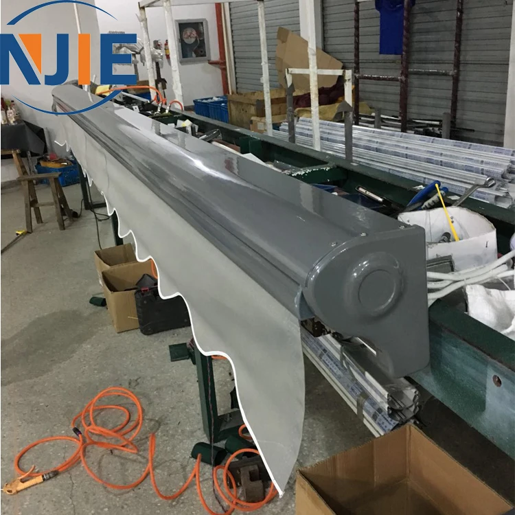 Retractable outdoor waterproof  metal roof awning with awning hand crank