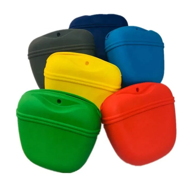 
Custom Silicone Portable Dog Feeding Pouch Puppy Dog Training Treat Bag with Magnetic Closure Waist Clip 
