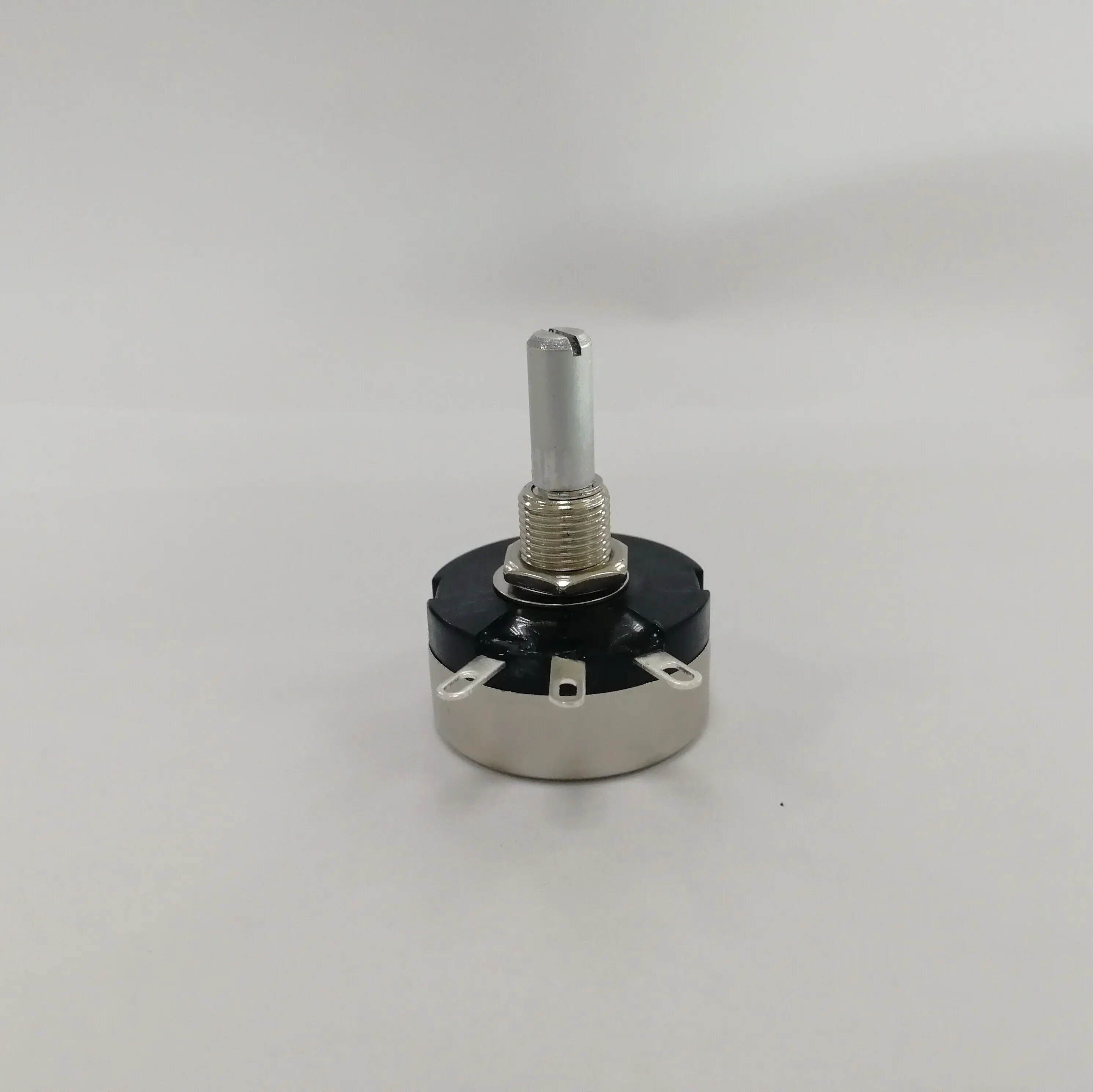 
1K ohms 1.5W 28mm Single Gang Wirewound Potentiometer 