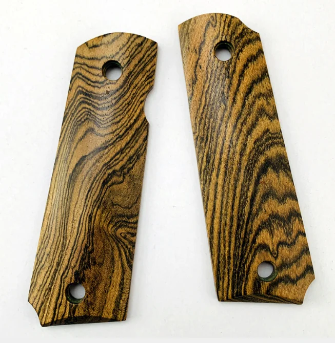 Hunting accessories Tactical Non-Slip handle sheet Cut Cool wooden Handle