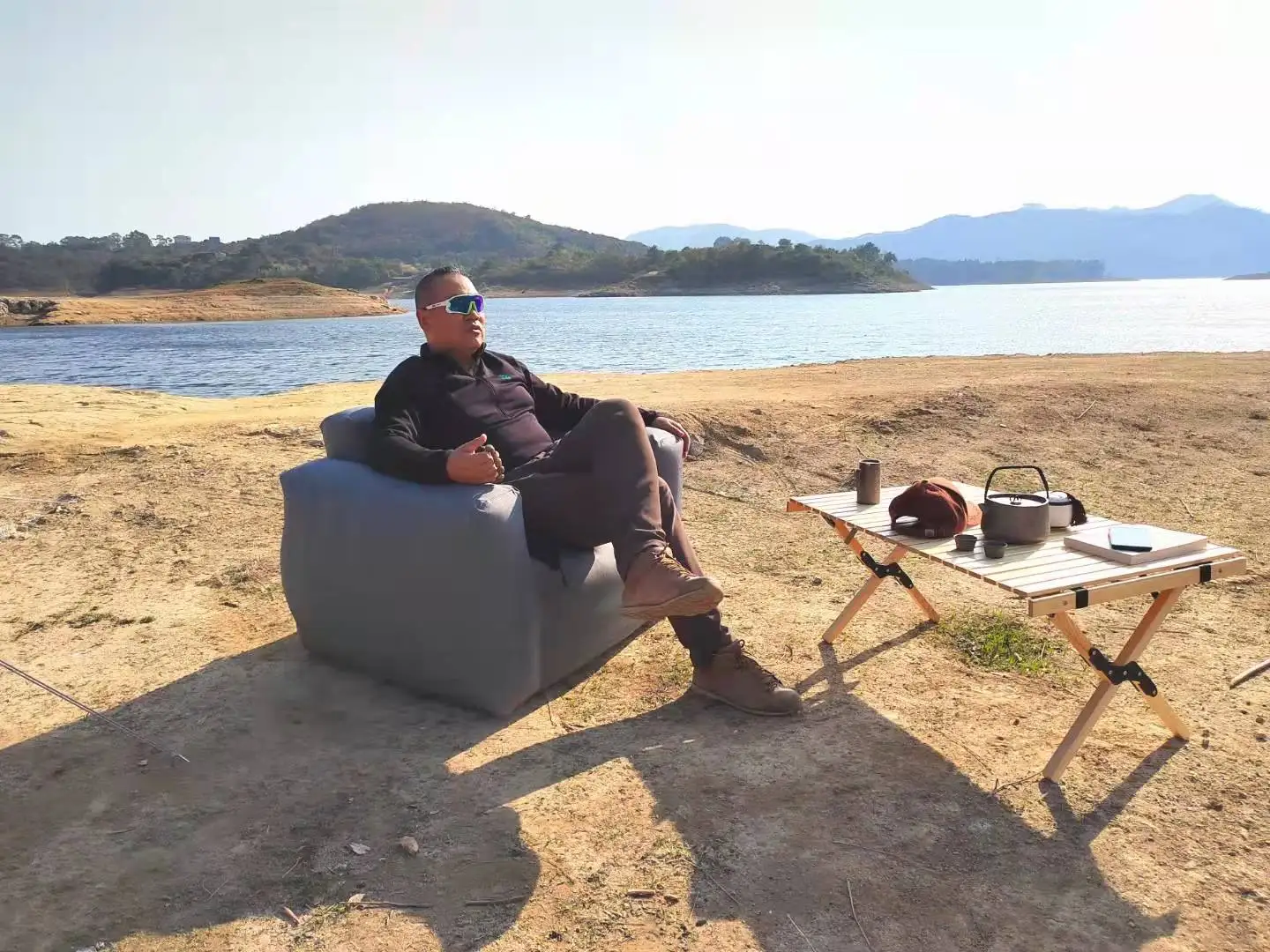 Wholesale OEM Custom Leisure Camping Sofa Chair Accessories Pump PVC Fabric Inflatable Sofa