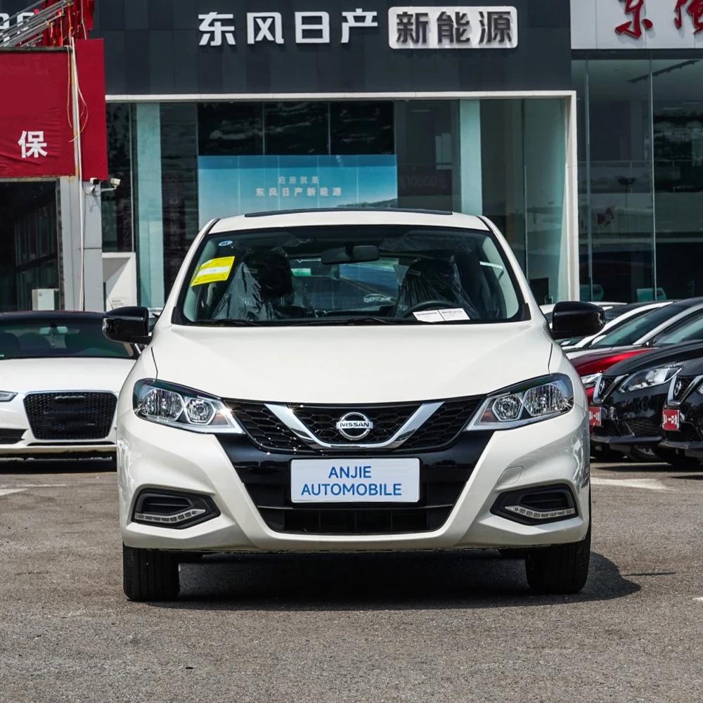Nissan tiida Высокое качество Лидер продаж левая рука седан 5 мест 1.6L двигатель новые автомобили газовый автомобиль многофункциональный кожаный в наличии