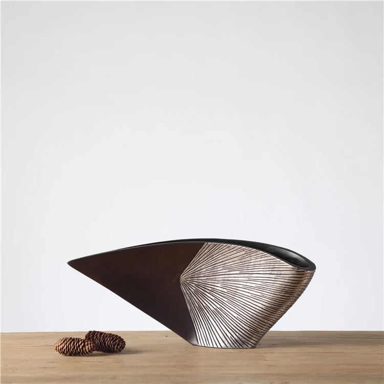 Wholesale elegant nordic style home decor polyresin table top vase nordic modern flower vase for home decor