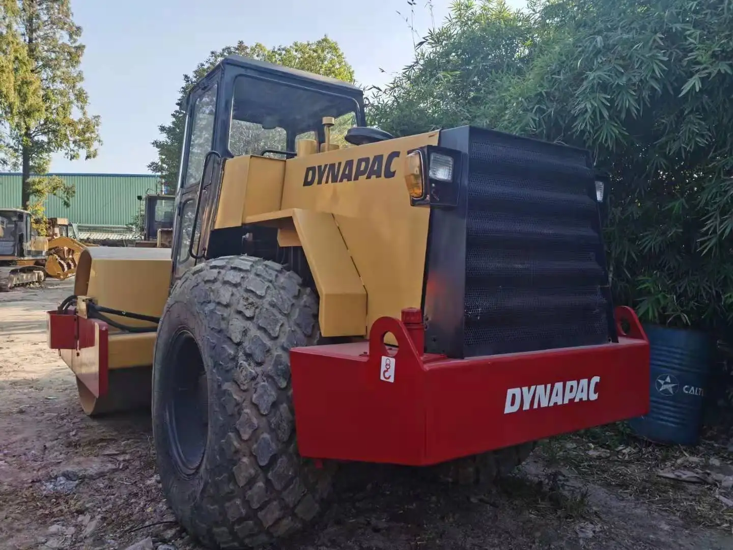 Подержанный дорожный каток Dynapac CA251D одиночная