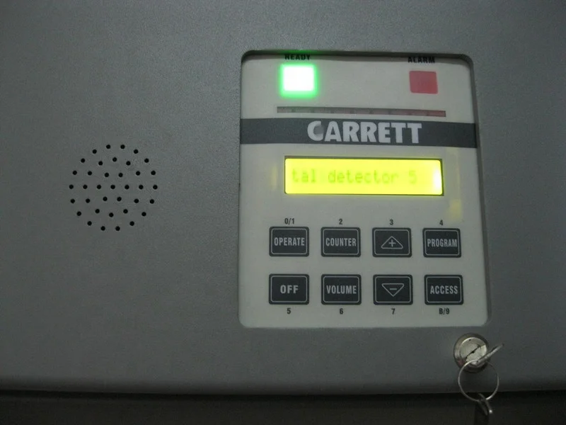 33 zones security walk through gold scanner detector gate PD6500i door frame airport security checking.