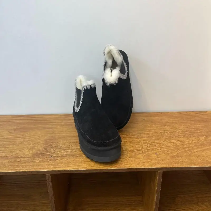 wholesale Customize Logo With Fur Soft Fluffy Winter Furry boots non-slip snow boots for women flat cow suede soft warm boots