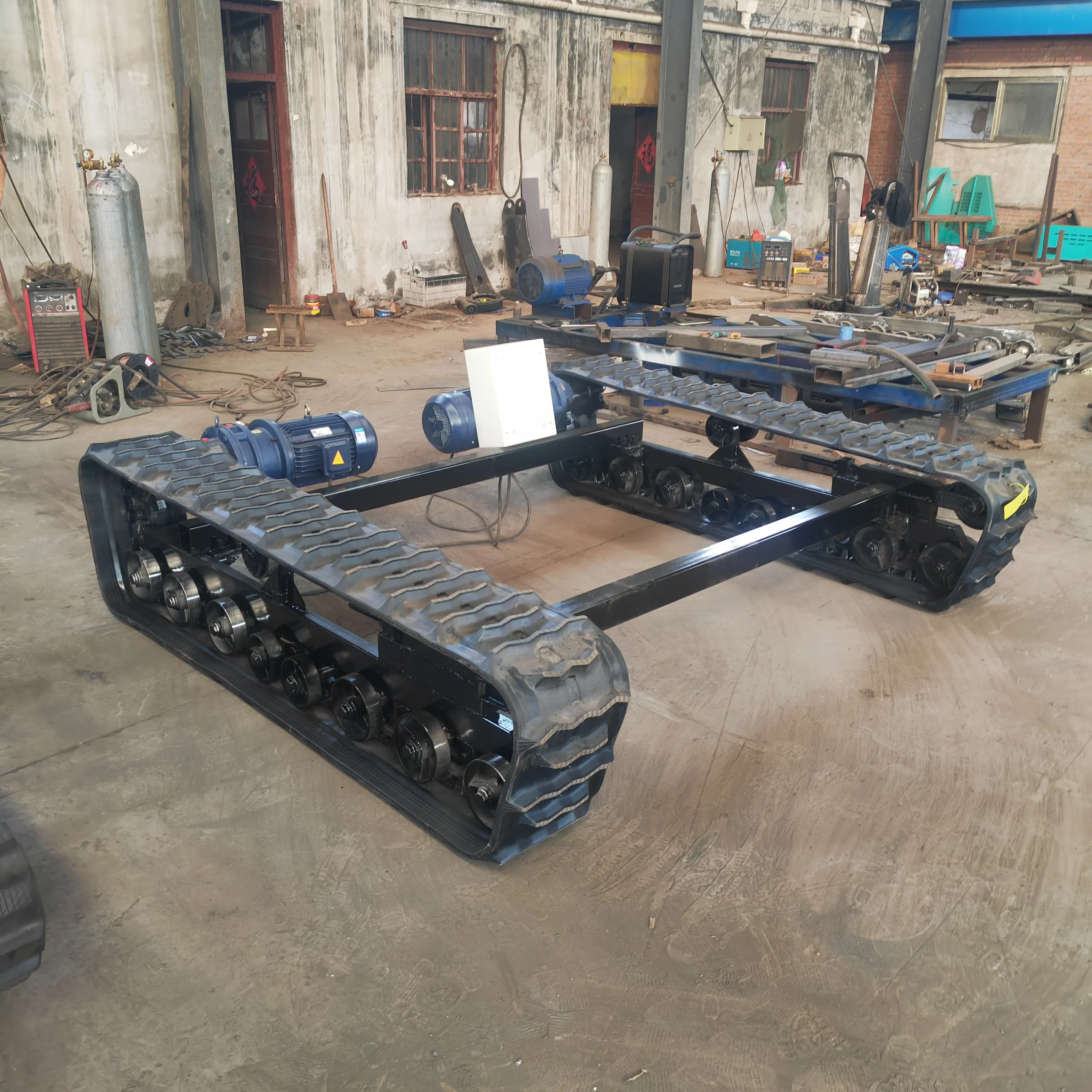 Hot Commodity Remote Control Smart Robot Tank Kit Rubber Crawler Track Chassis And Amphibious Undercarriage
