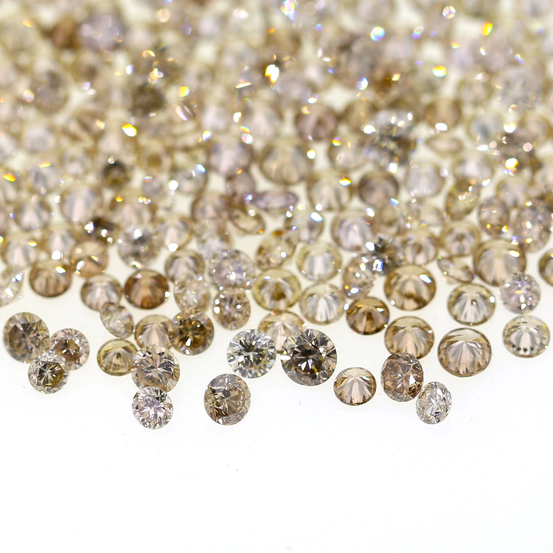 Natural Light Brown Color TLB VVS VS SI I Clarity 3.3 TO 4.5 MM Top Champagne Round Cut Diamond