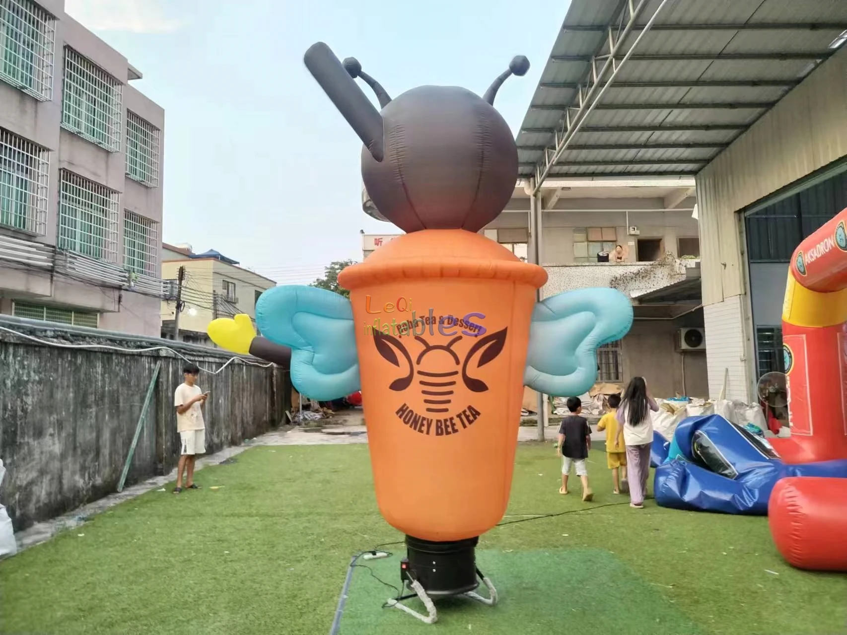 3m high Inflatable Bee Sky Dancer Bumble Custom Bottle Can Bee Air Dancer Model For Outdoor Advertising