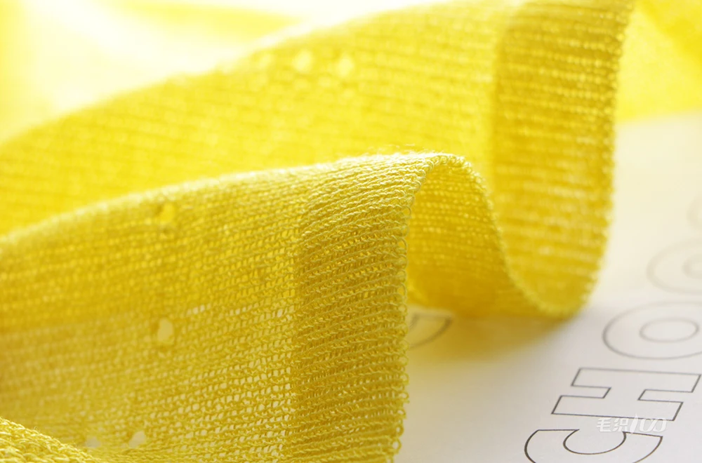 Оптовая продажа высокое качество Заводская поставка завораживающая цена ковер вязальная нить из мягкой шерсти пряжа