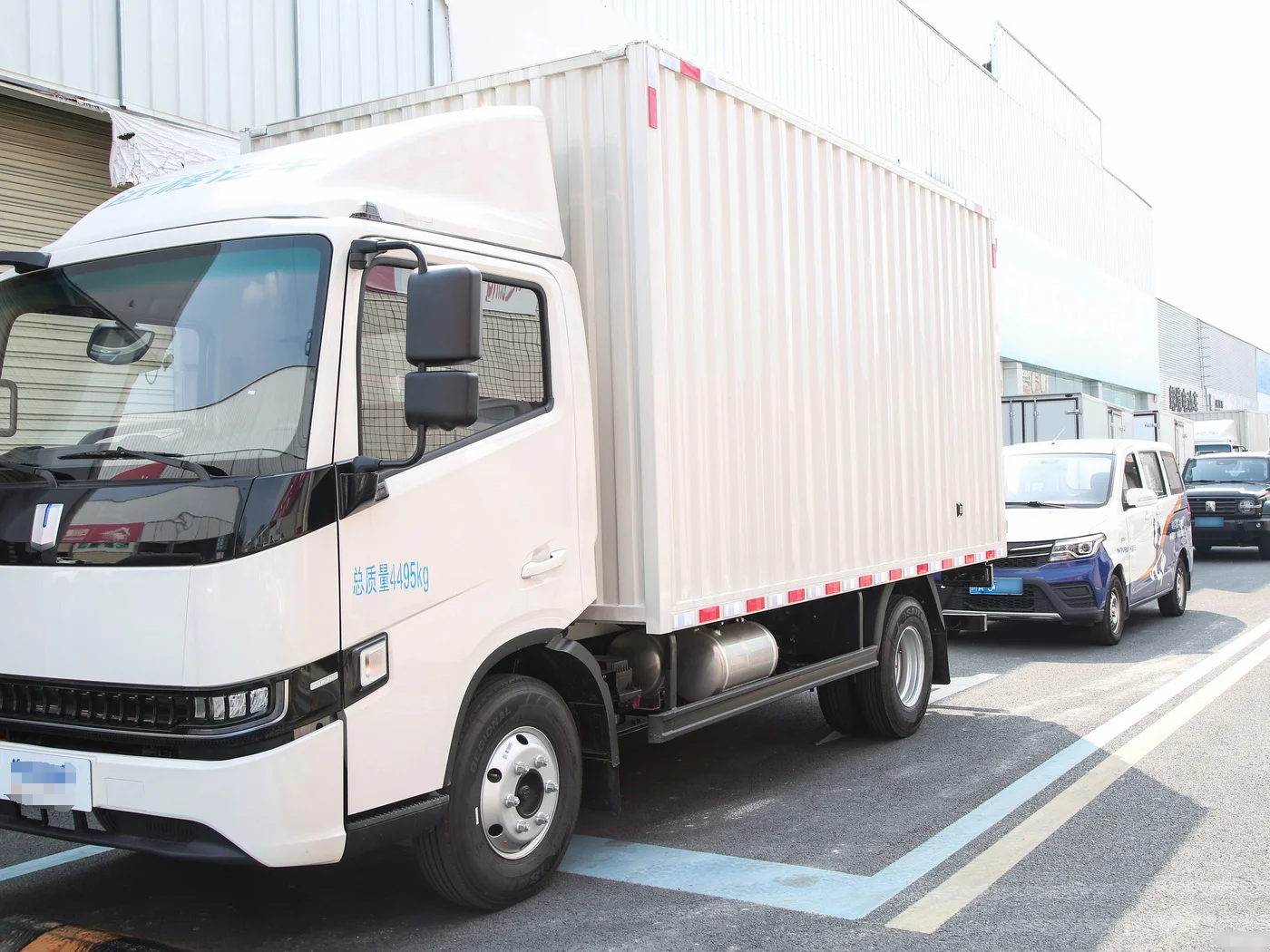 Long-range Xingzhi H8E Smart Edition 4.5T 4.15m single-row pure electric van light truck (DNC5047XXYBEVDM4) 89.13kWh