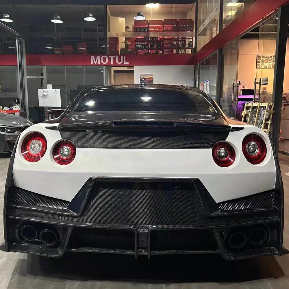 Wholesale Half Carbon Fiber Car Body Kit For Nissan GTR R35 upgrade 2024 N Style Rear Bumper