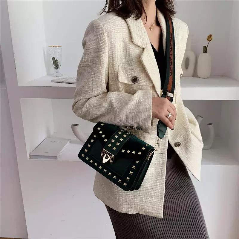 New Arrival Korean Rivet Versatile Crossbody Black Green Ladies PU Leather Women Bags Handbag Customized Shoulder Strap
