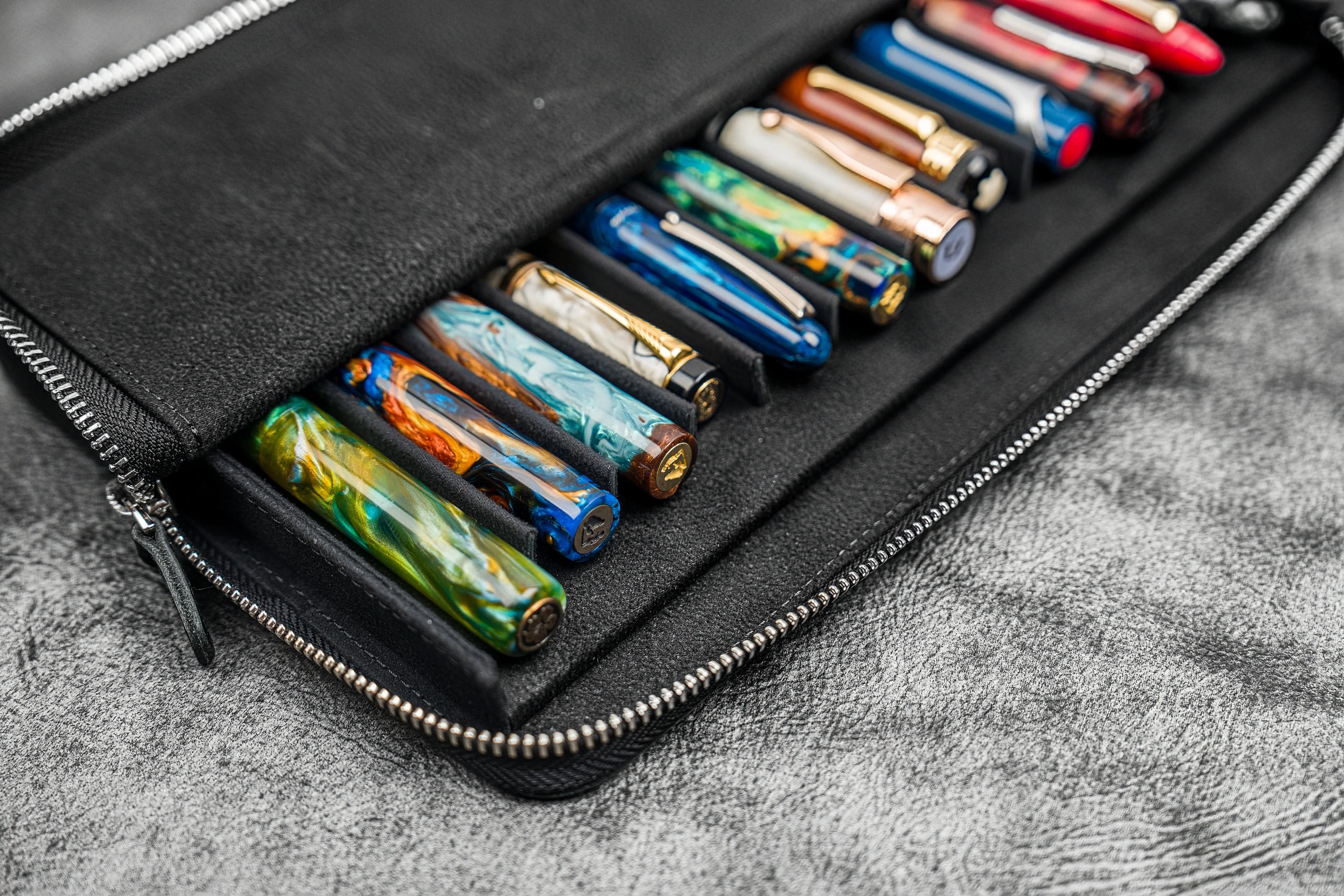 Factory Price Pen Storage Customizable Logo Office Leather Pouch For Pen Pencil Organizer Display Case