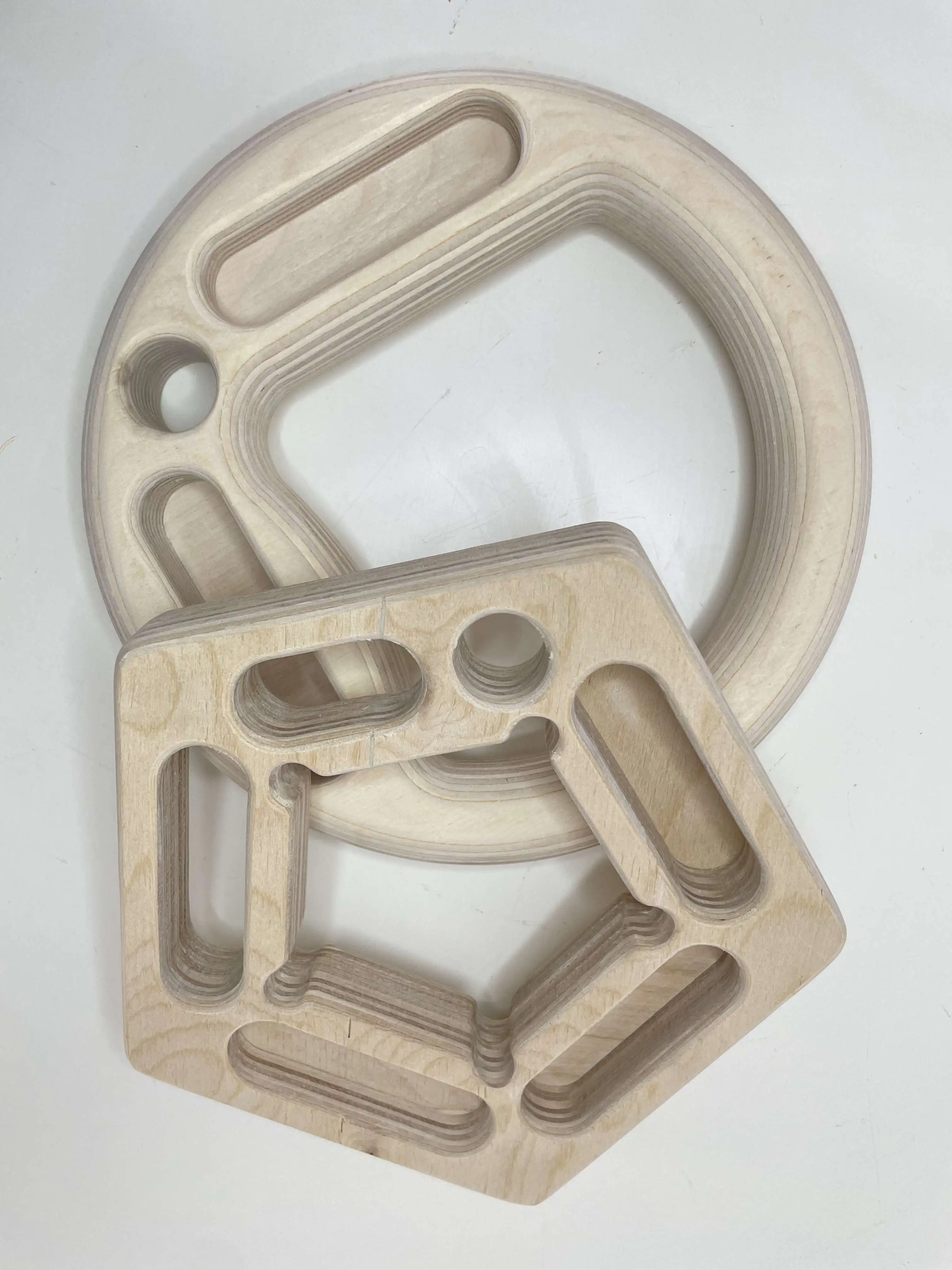 2022 Hot Selling Portable Wood Rock Climbing Fingerboard Trainer Finger Strengthener With Straps