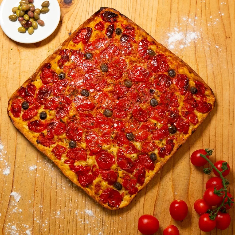 32 cm Readymade Crispy Vegan Cherry Tomatoes Olives Packed Flatbread Made in Italy for Restaurants Hotels Street Food and Horeca