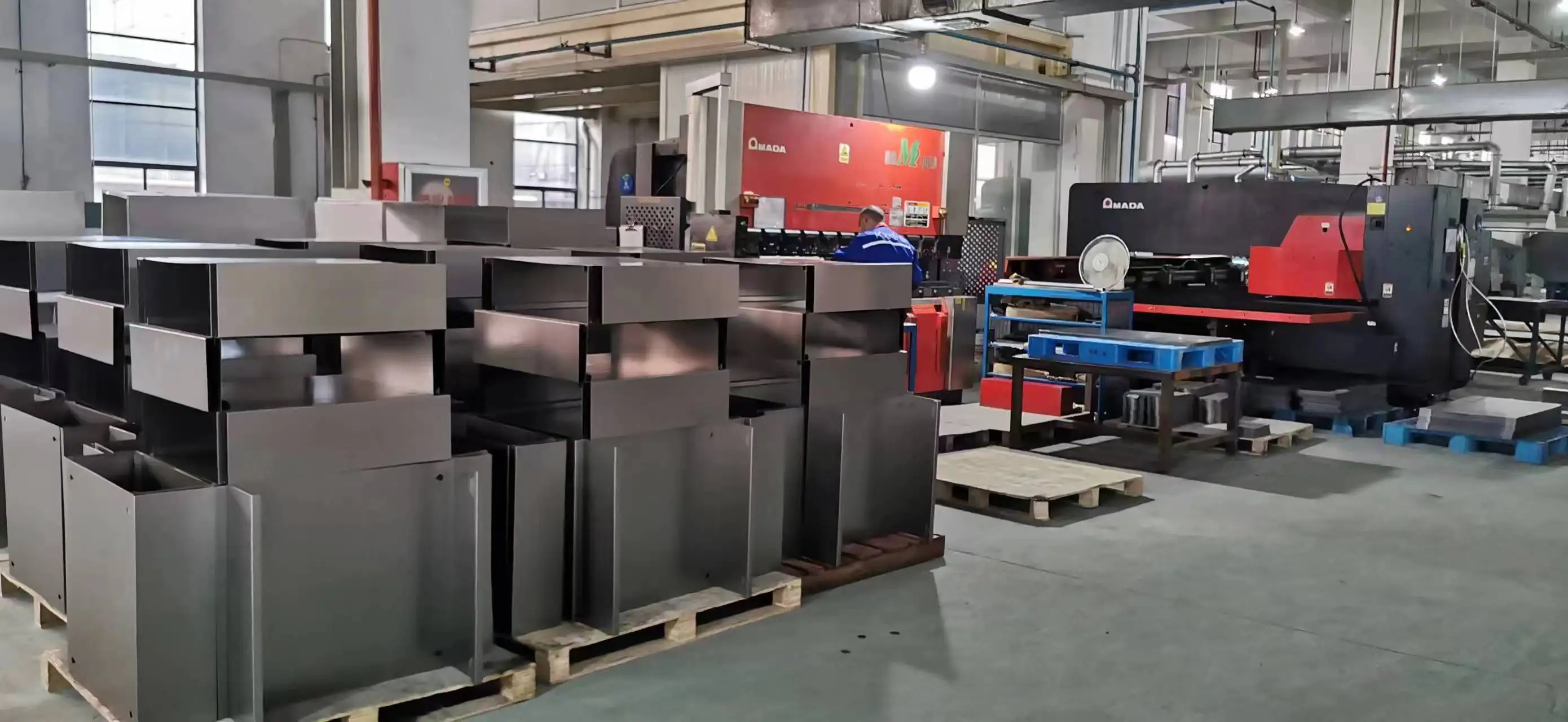 2023 Hot Selling 4-12kg Dry Powder Fire Extinguisher Cabinets Fire Fighting Equipment